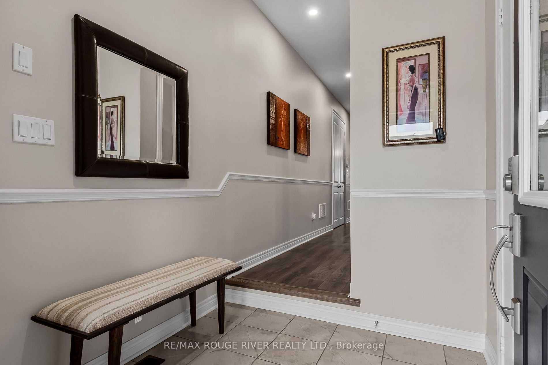 73 Rimrock Cres