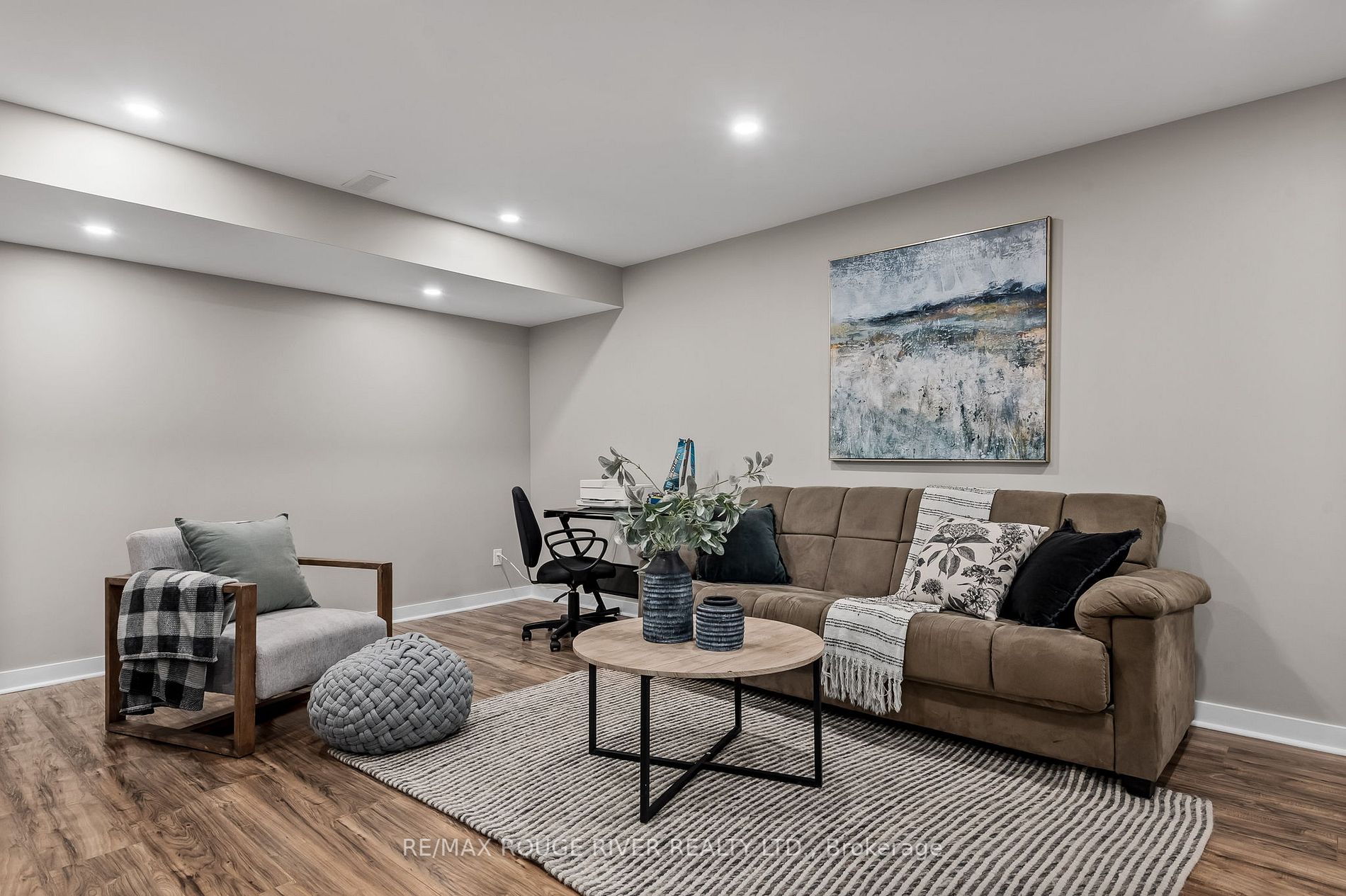 73 Rimrock Cres