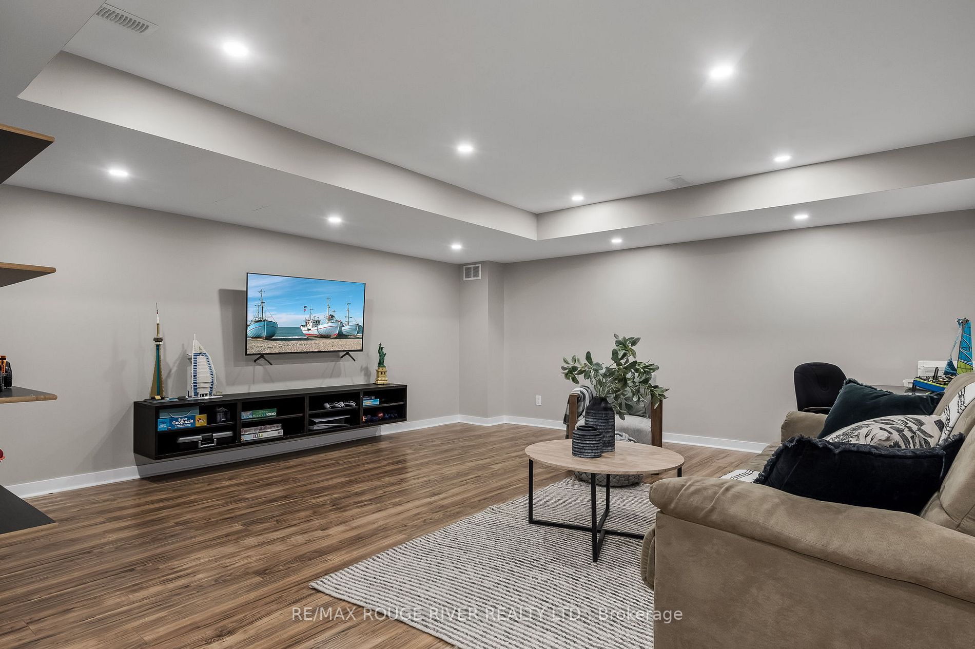73 Rimrock Cres
