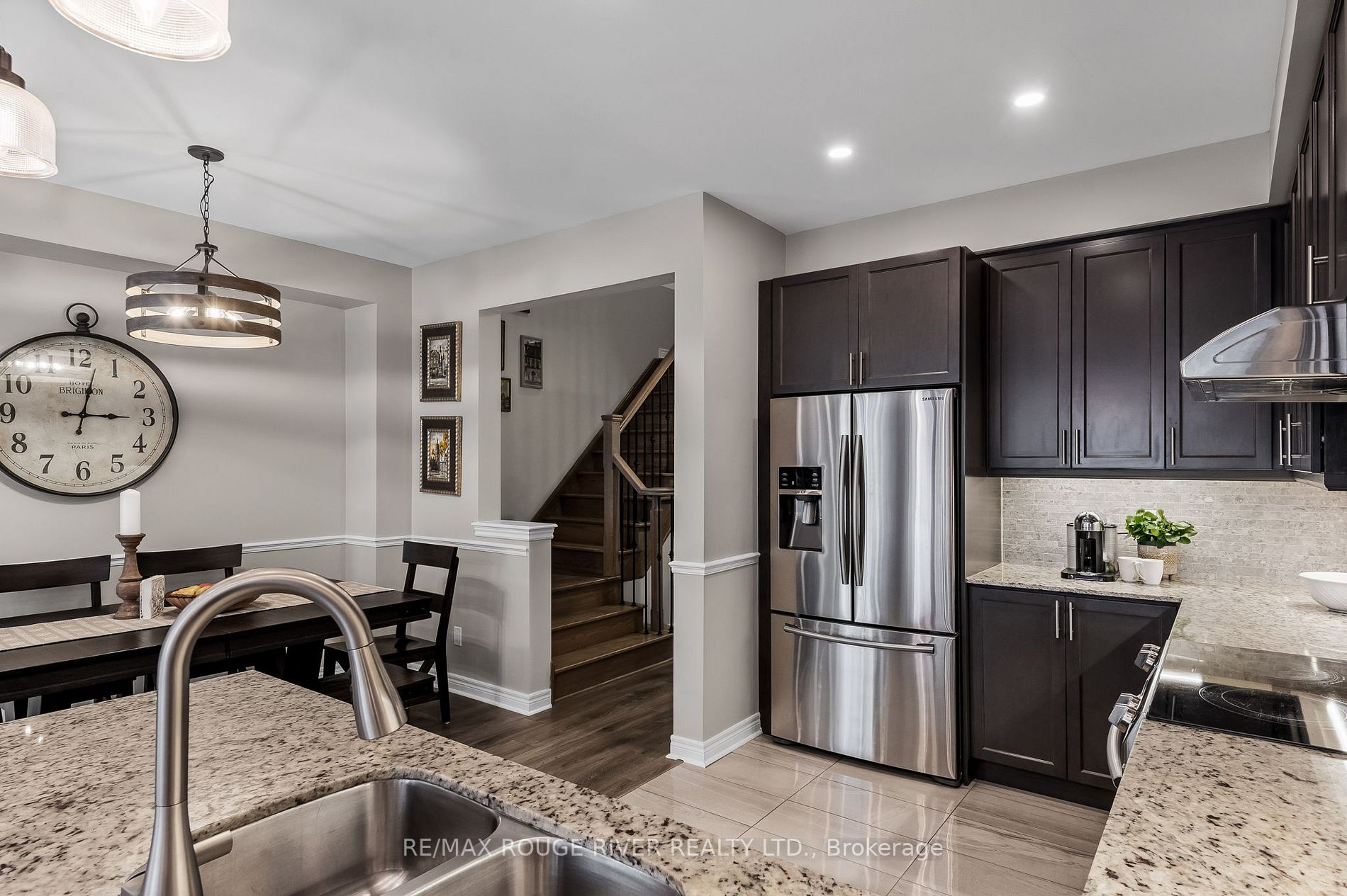 73 Rimrock Cres