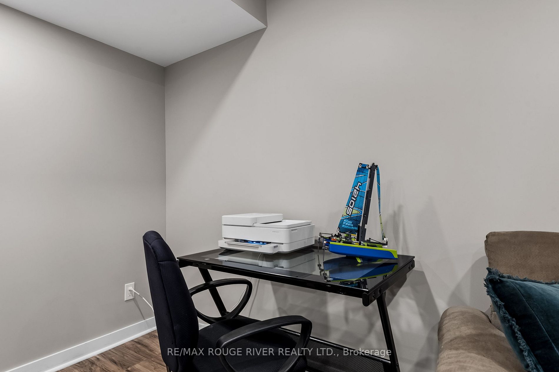 73 Rimrock Cres