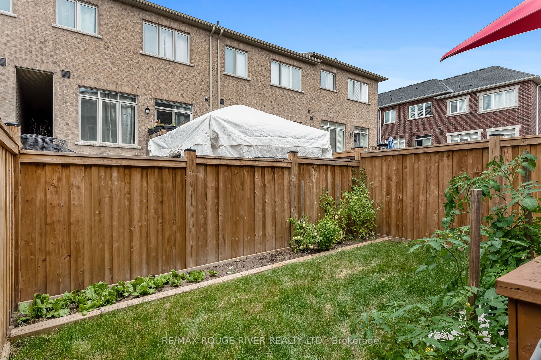 73 Rimrock Cres