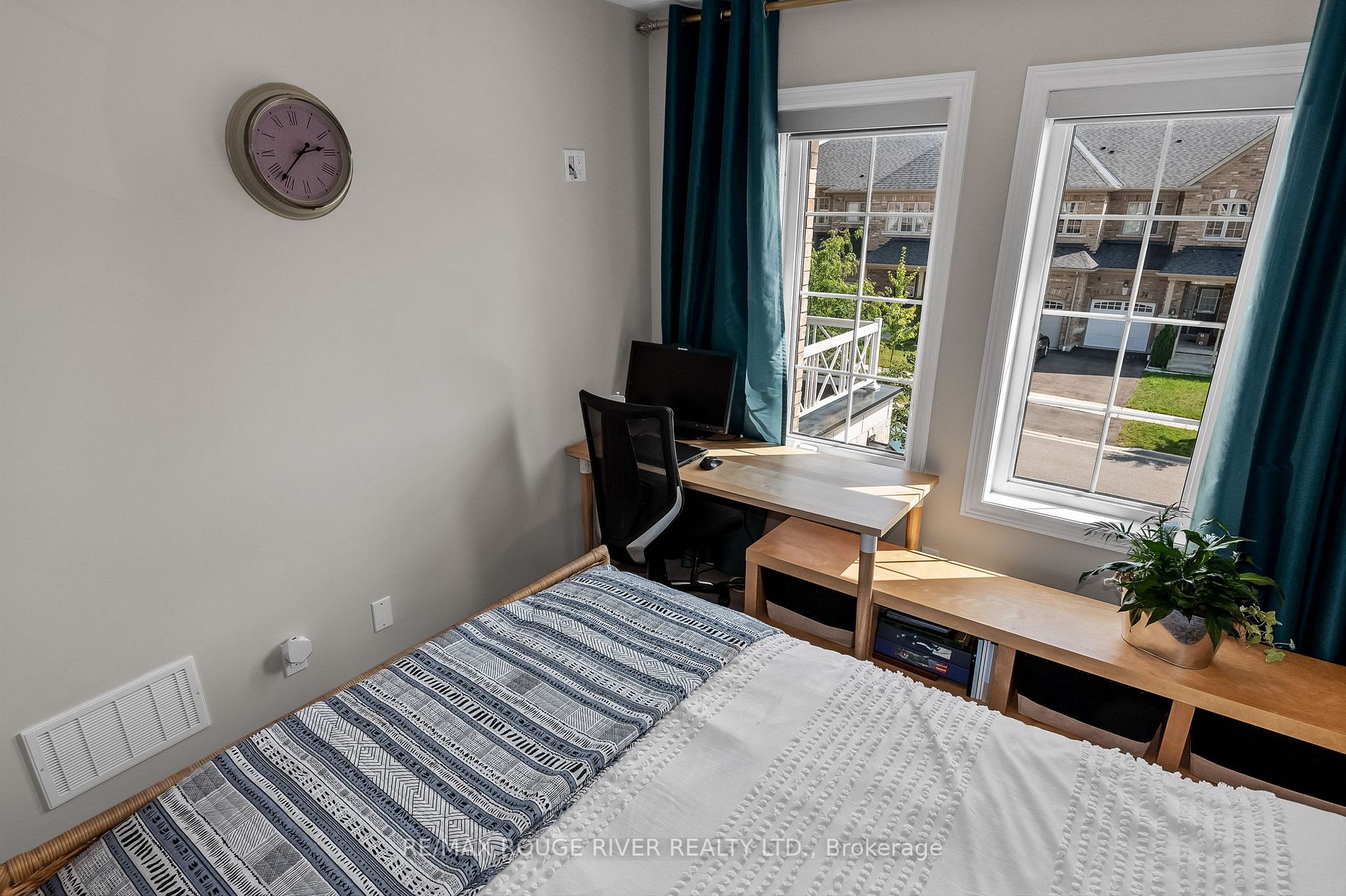 73 Rimrock Cres