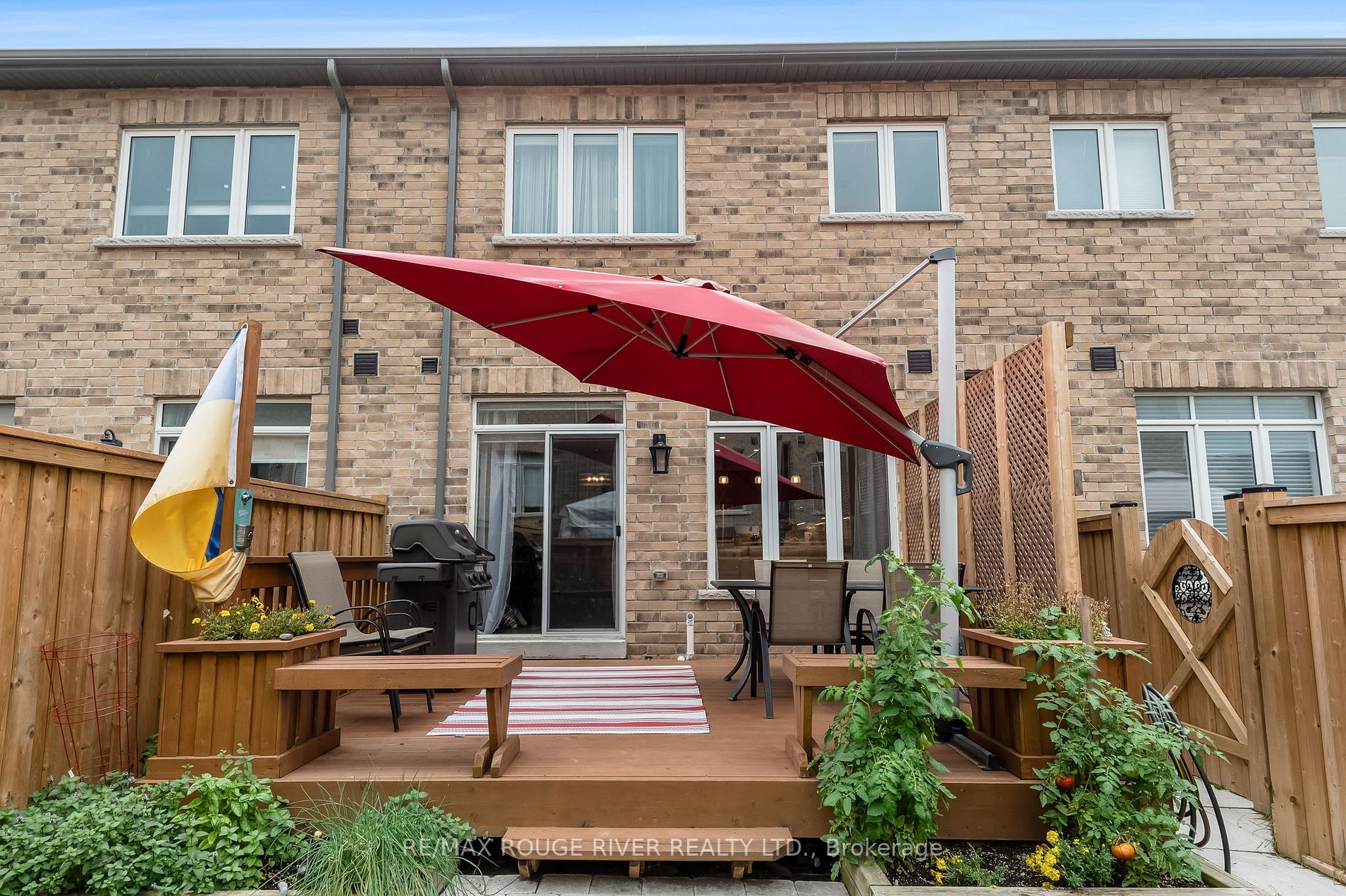 73 Rimrock Cres