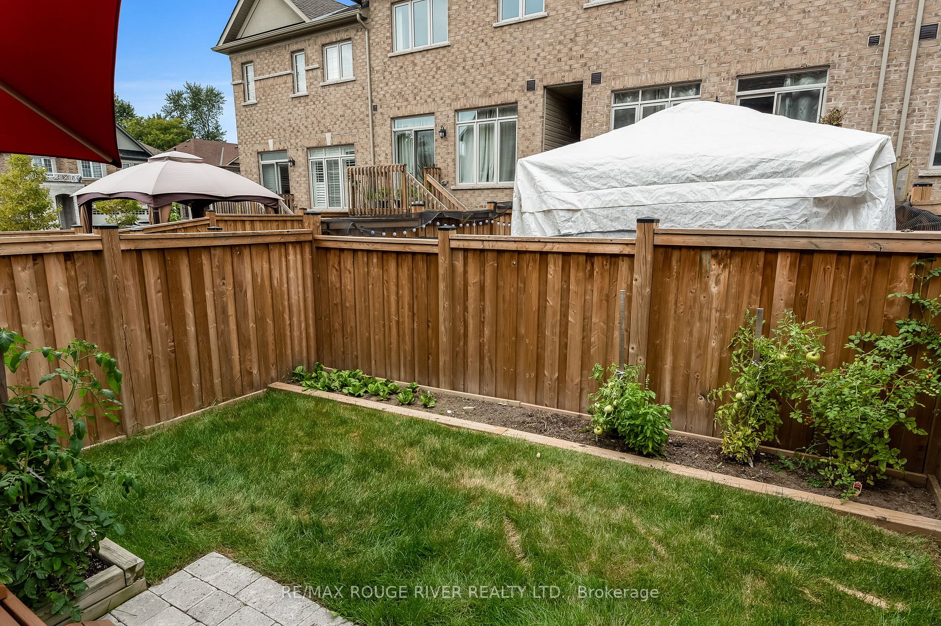 73 Rimrock Cres