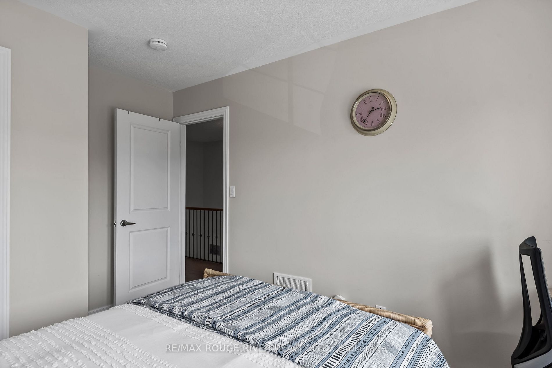 73 Rimrock Cres