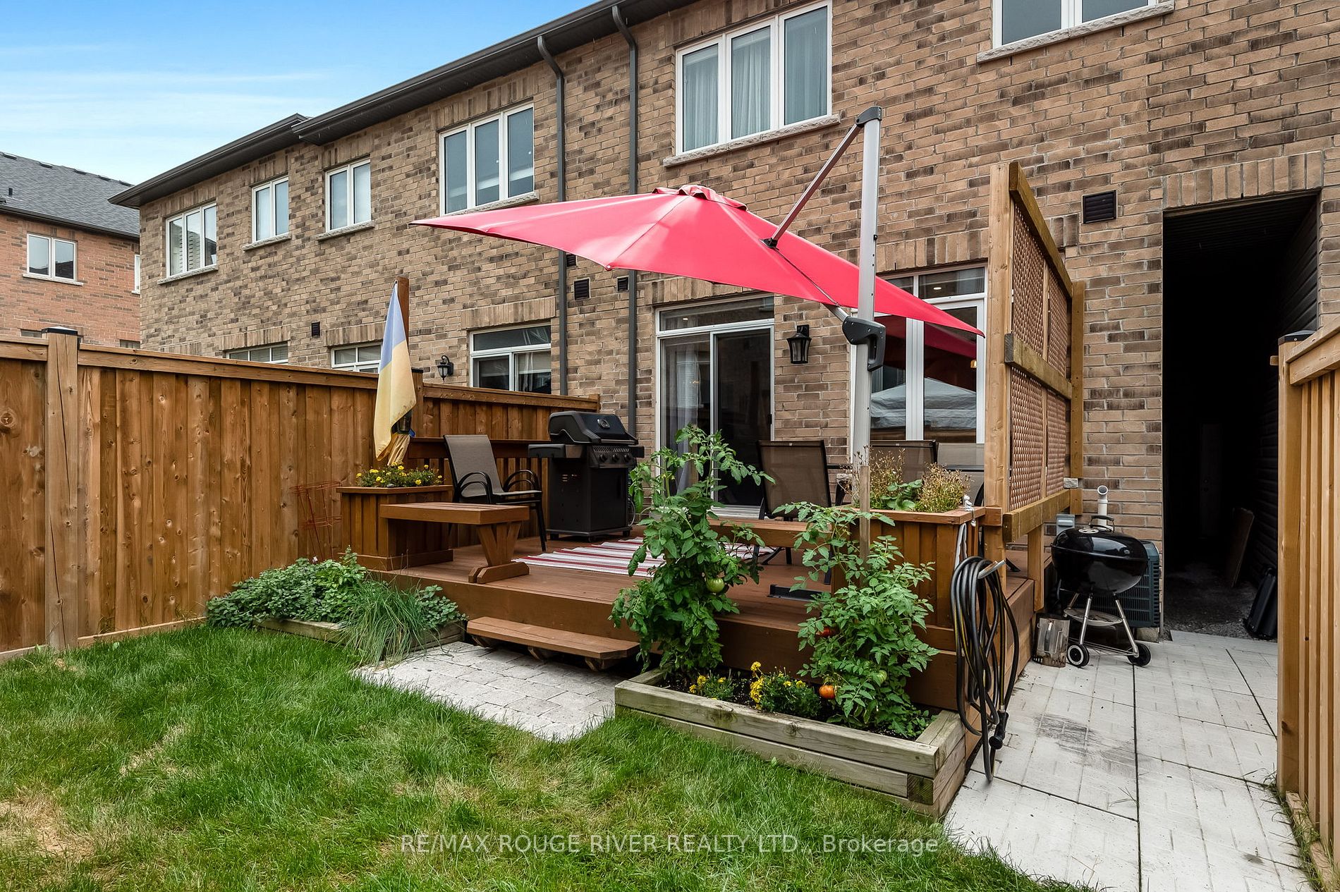 73 Rimrock Cres