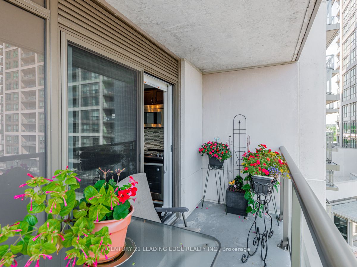 1215 Bayly Street, #504