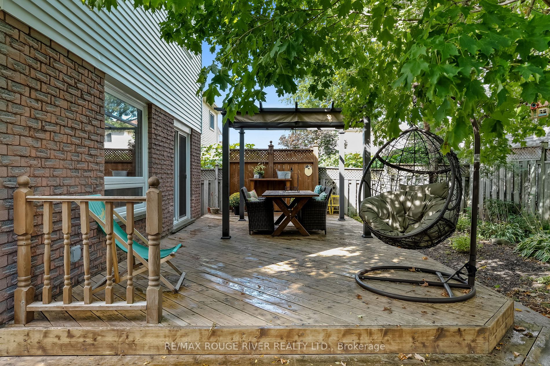 2 Lyndale Cres
