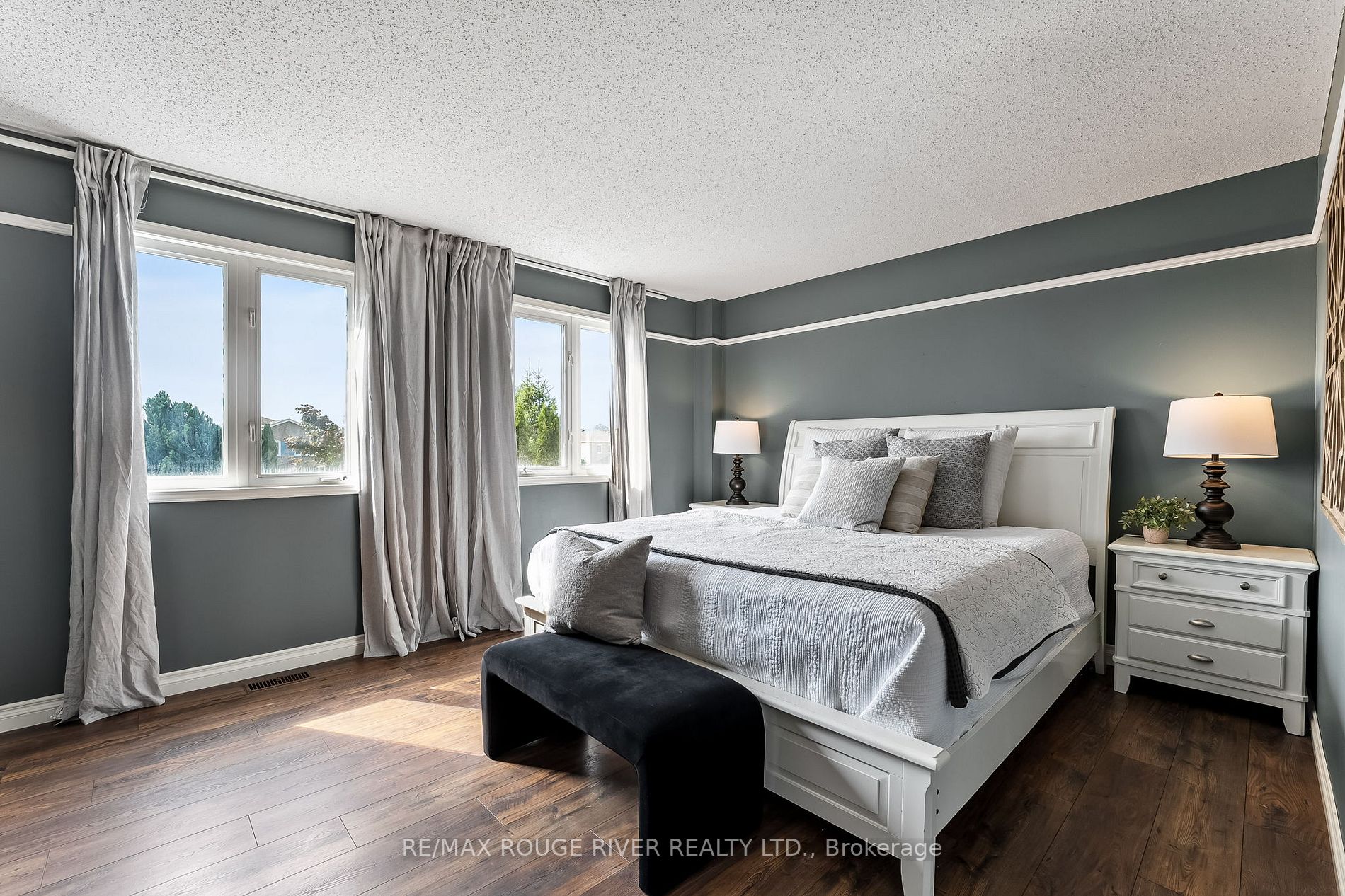 2 Lyndale Cres