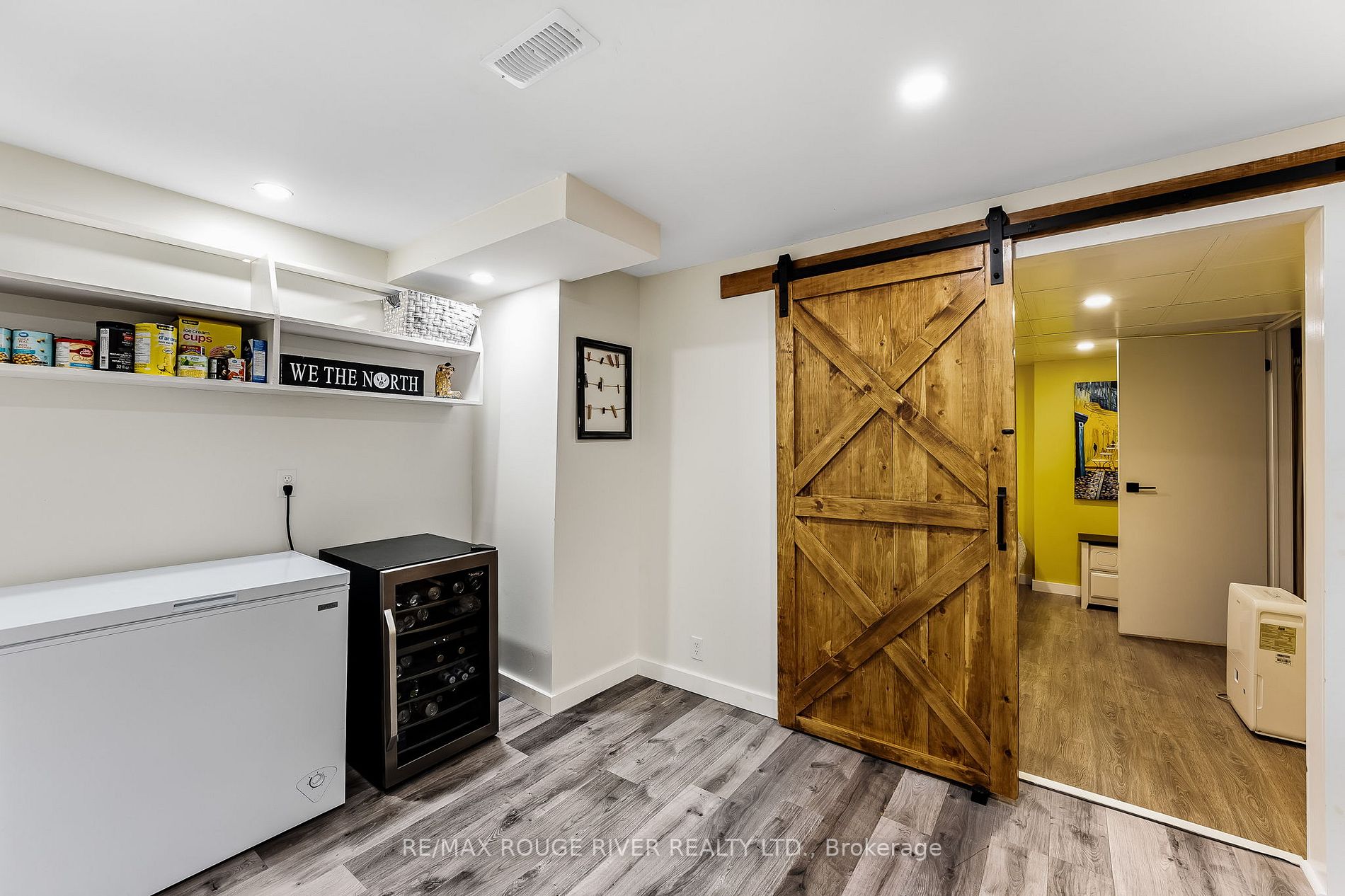 2 Lyndale Cres