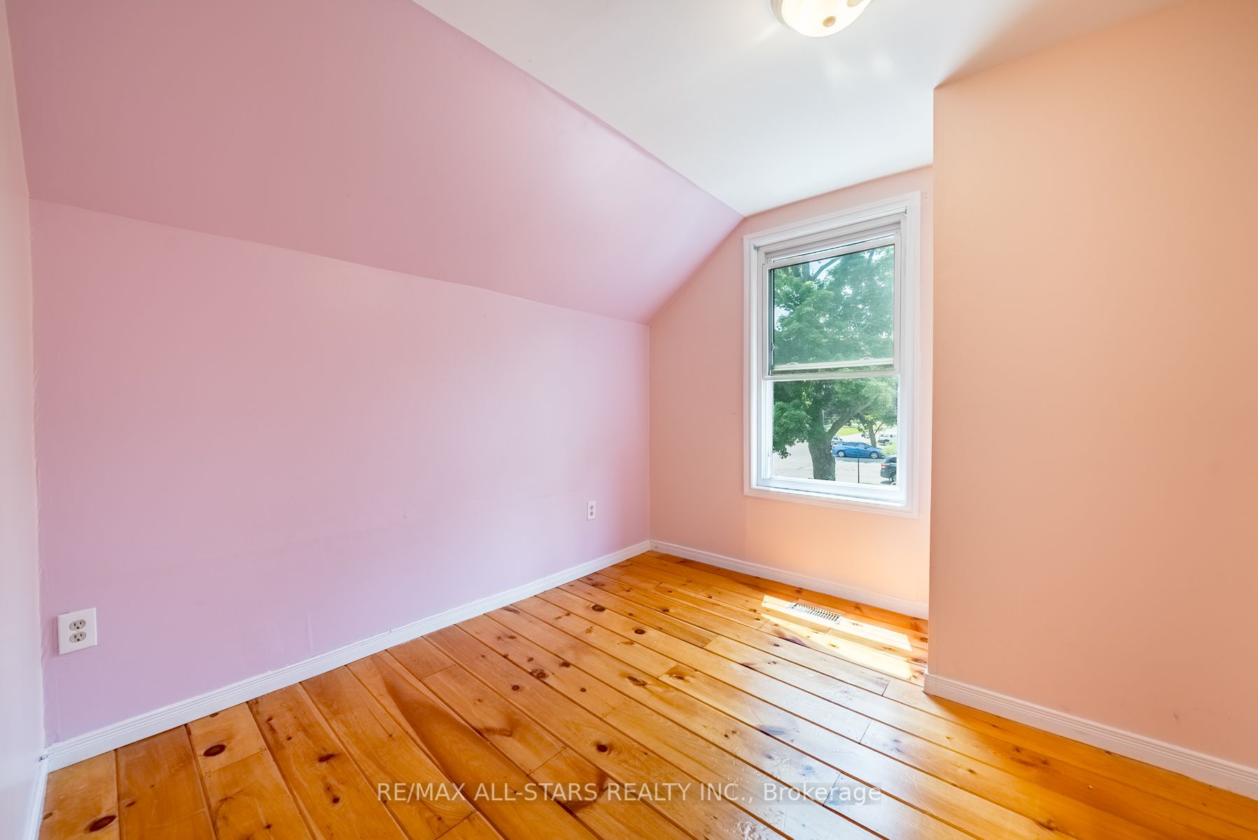 48 Union Ave