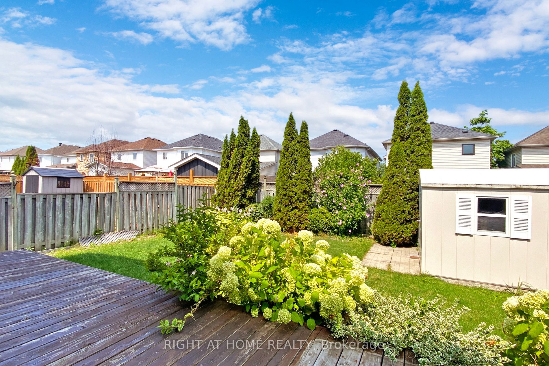 90 Guildwood Dr