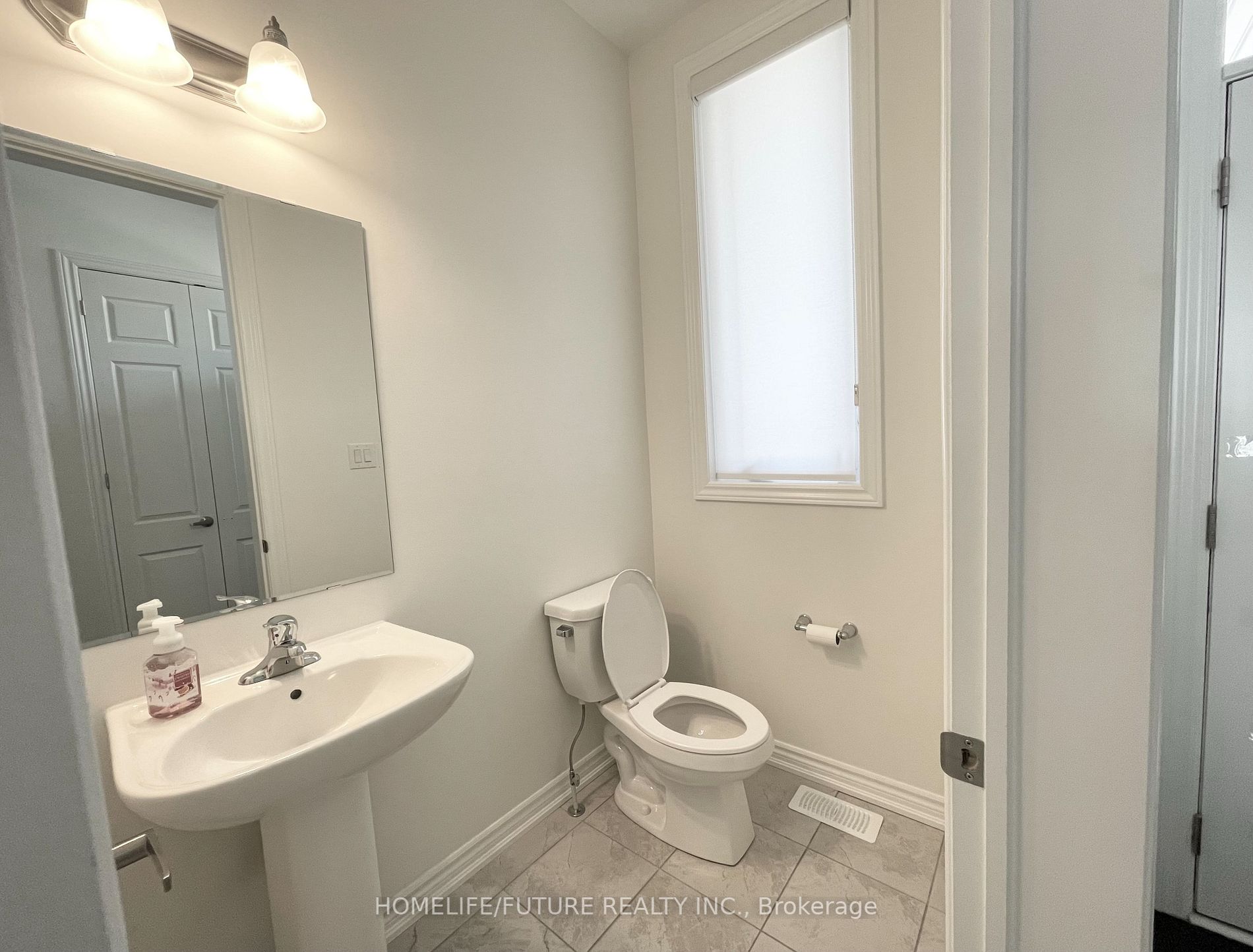 51 Broden Cres