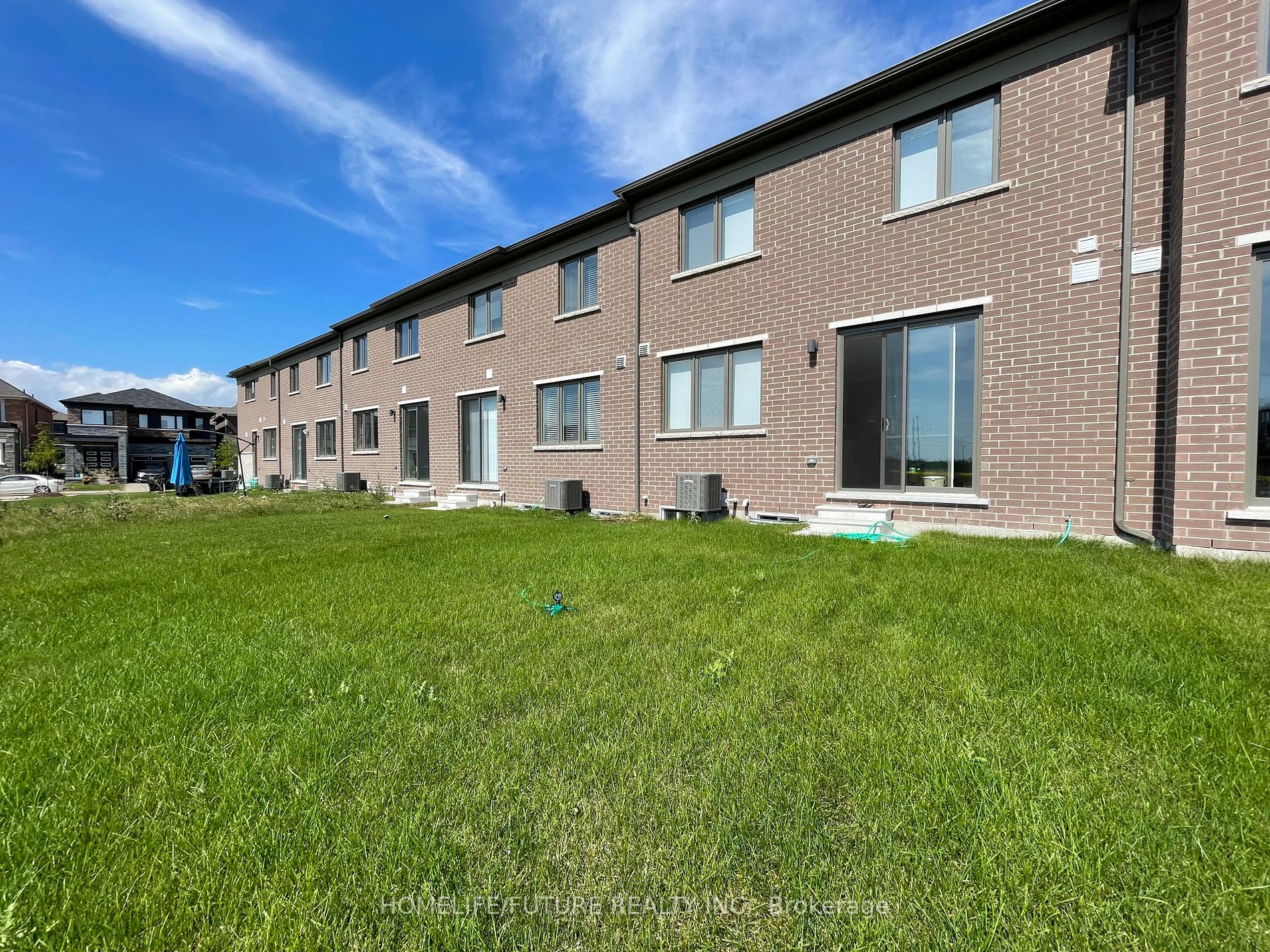 51 Broden Cres
