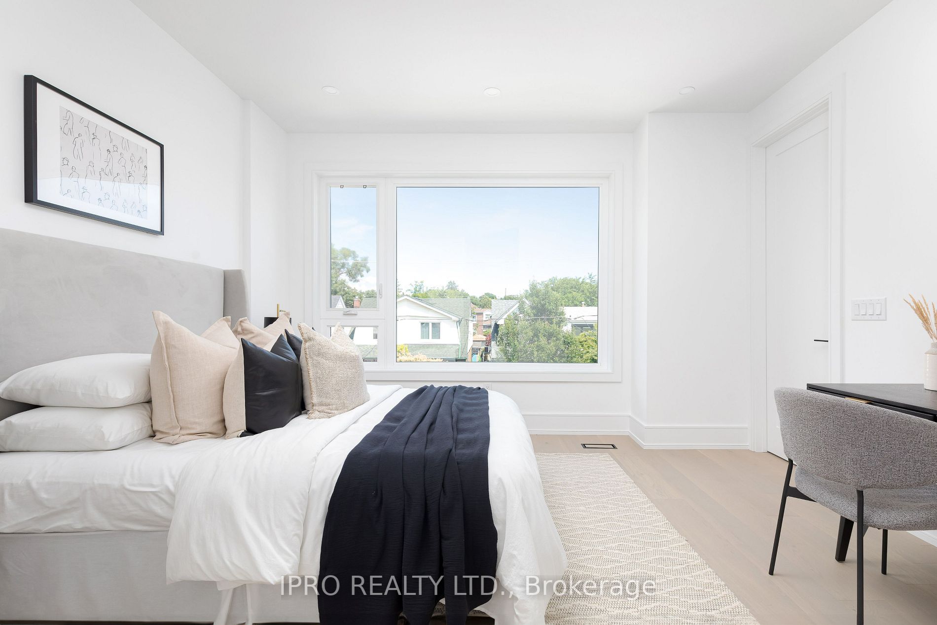12 Leroy Ave