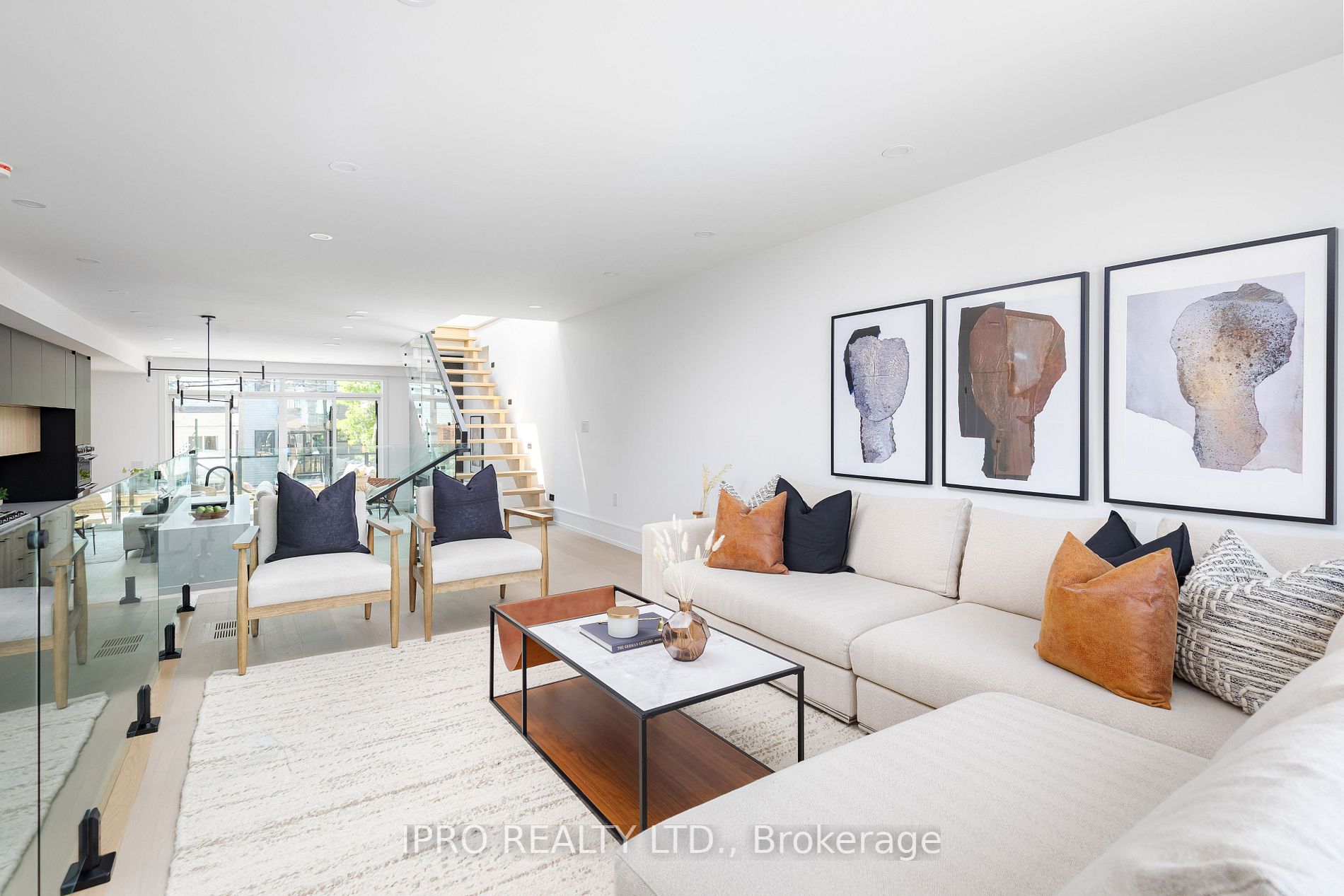 12 Leroy Ave