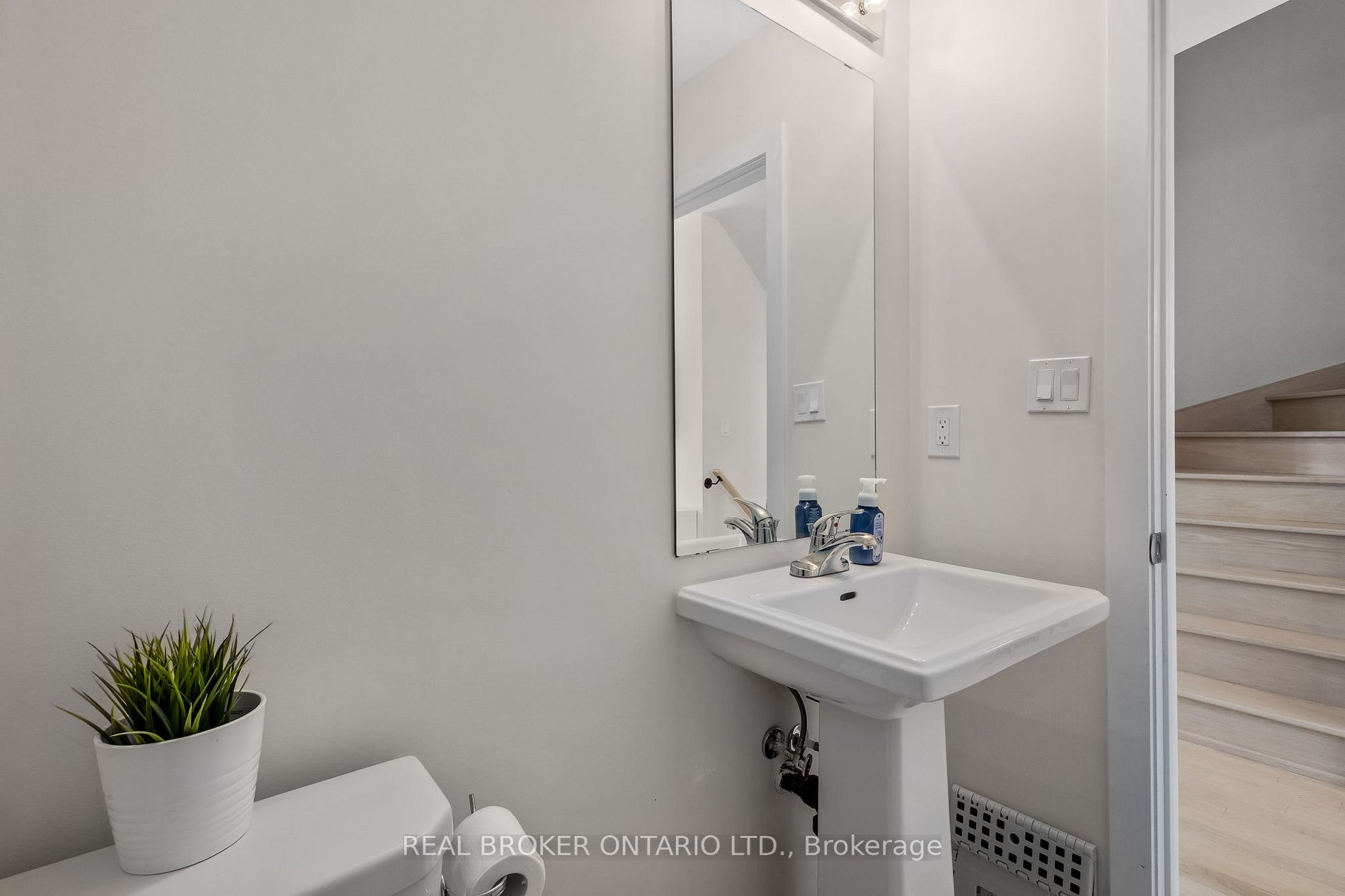 2520 Castlegate Crossing Drive