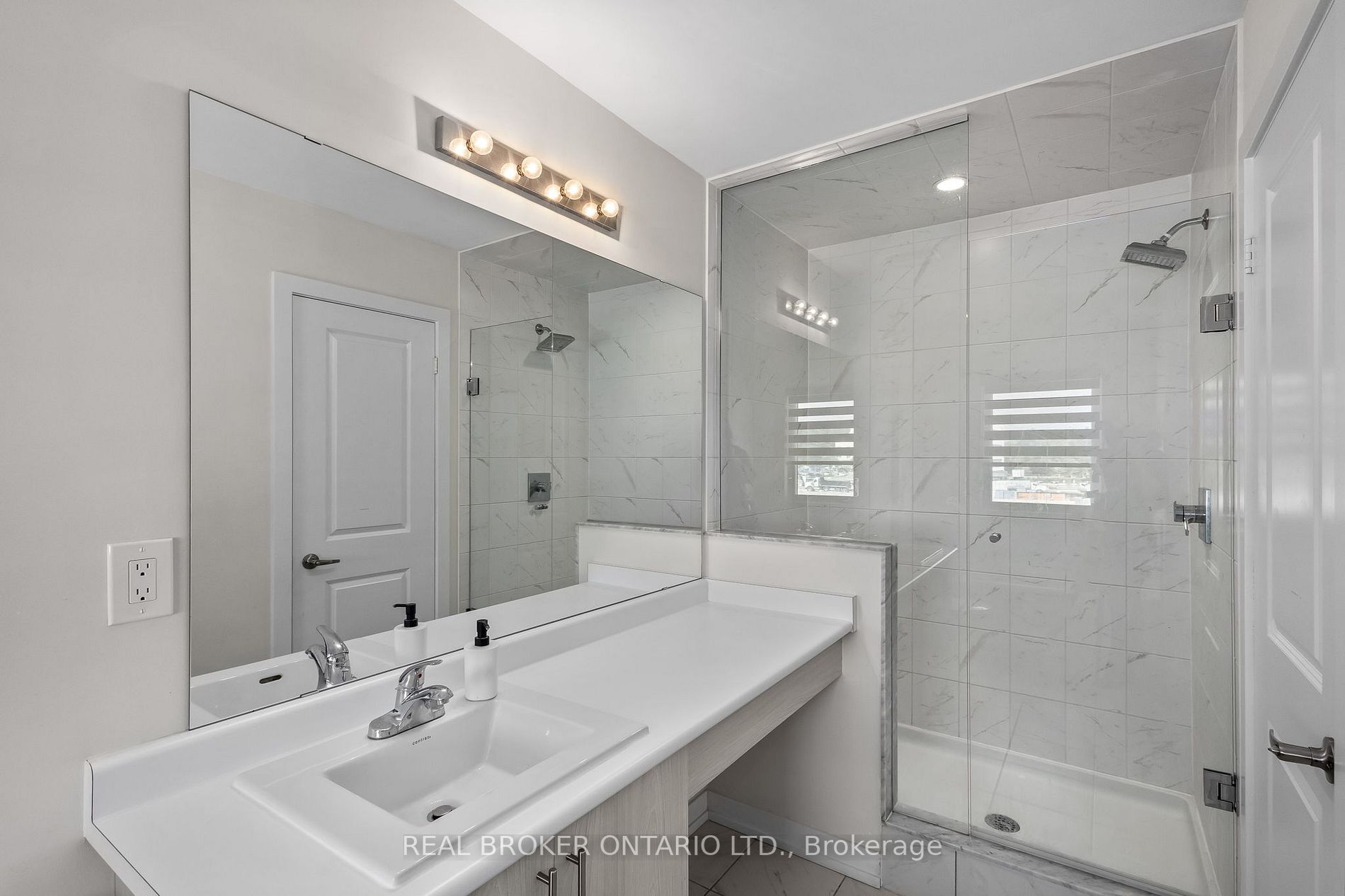 2520 Castlegate Crossing Drive