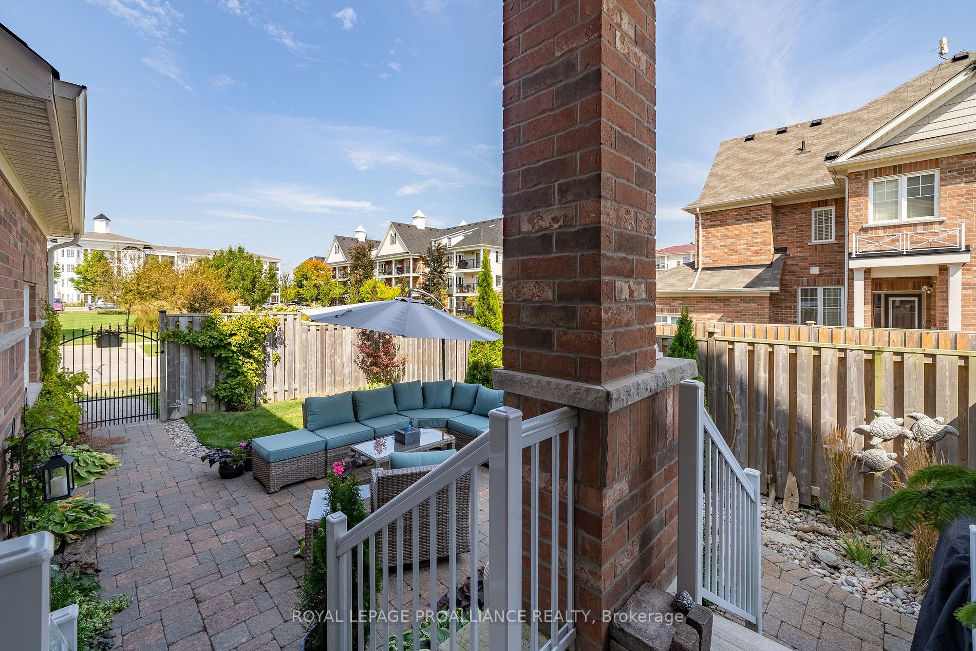 320 Lakebreeze Dr