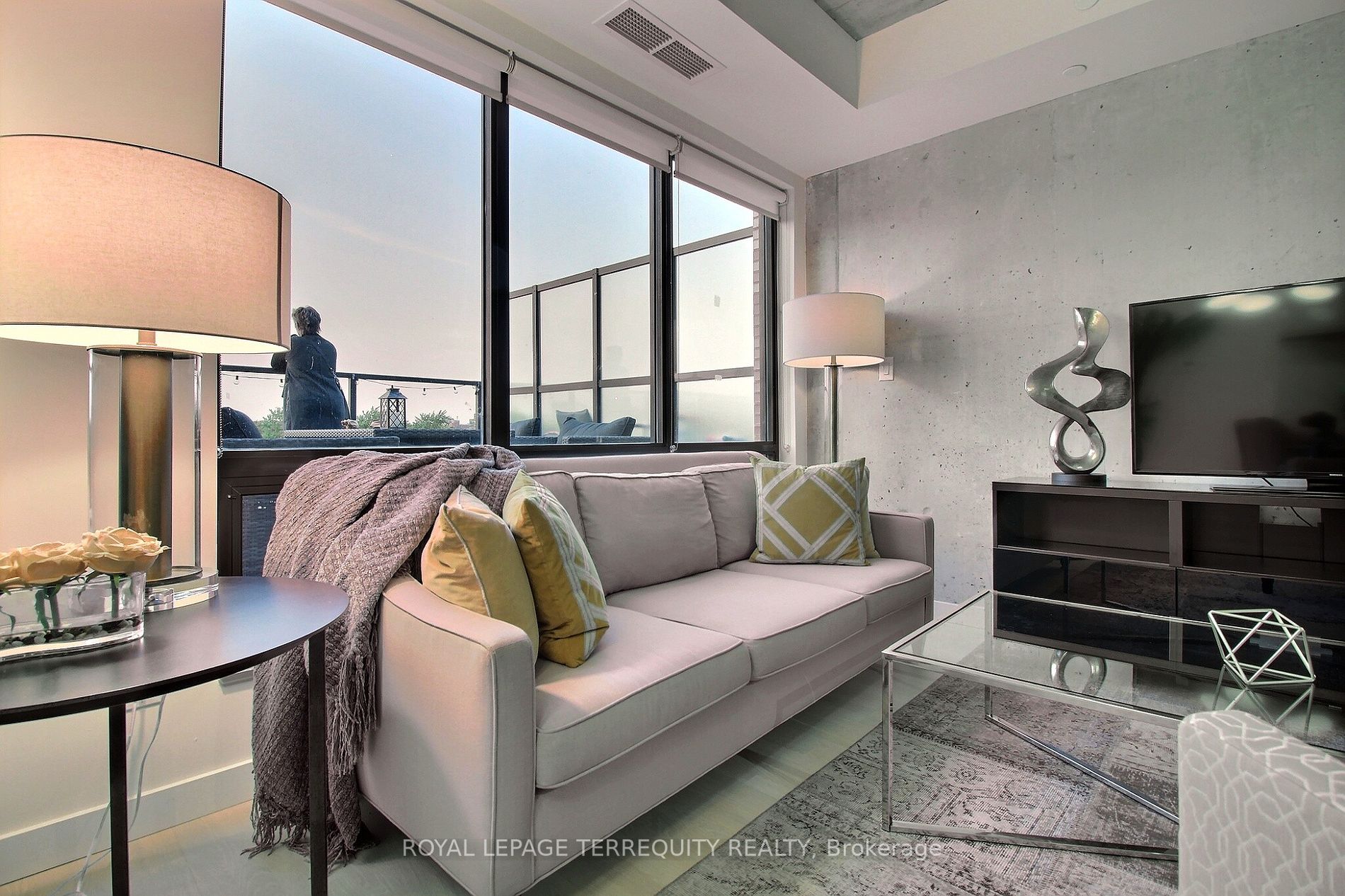 Listing E6802316 - Large Photo # 3