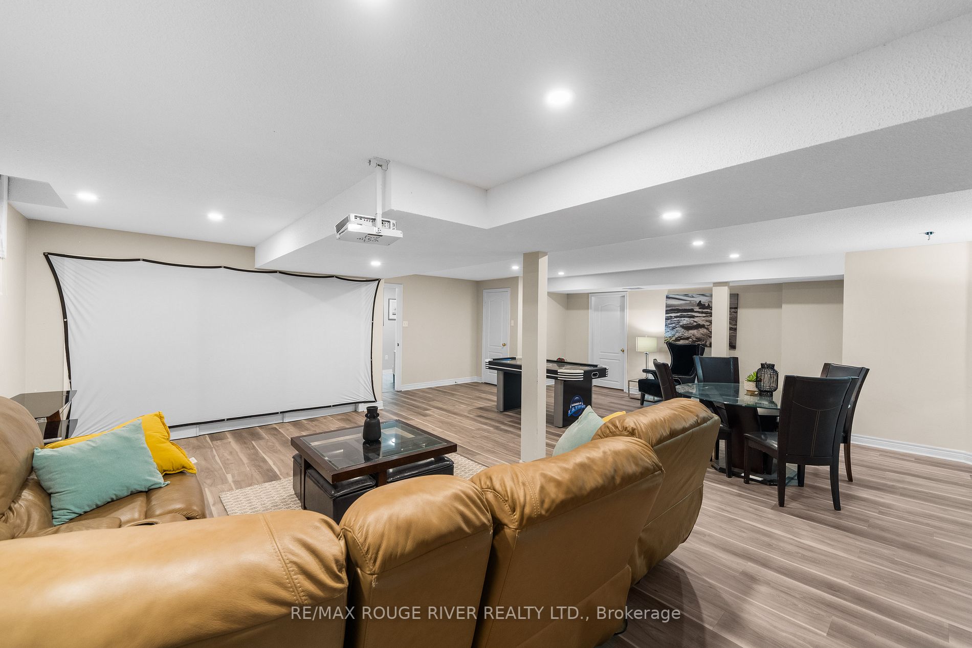 2353 Canterbury Cres