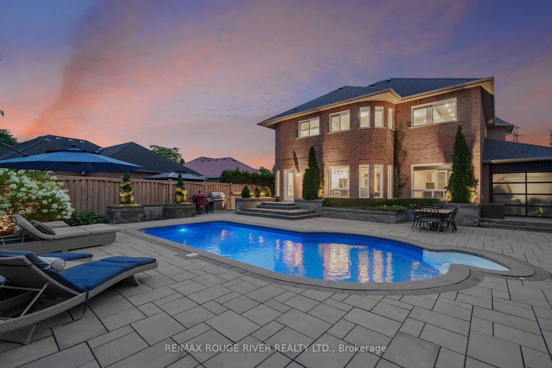 2353 Canterbury Cres