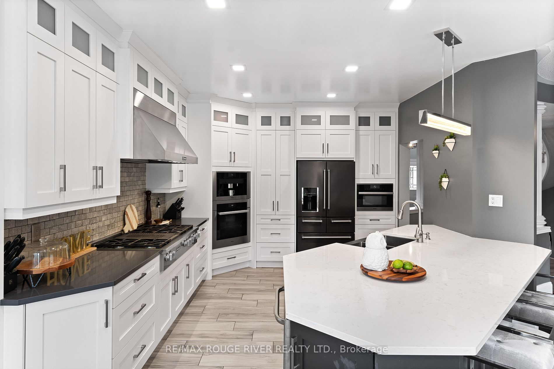 2353 Canterbury Cres