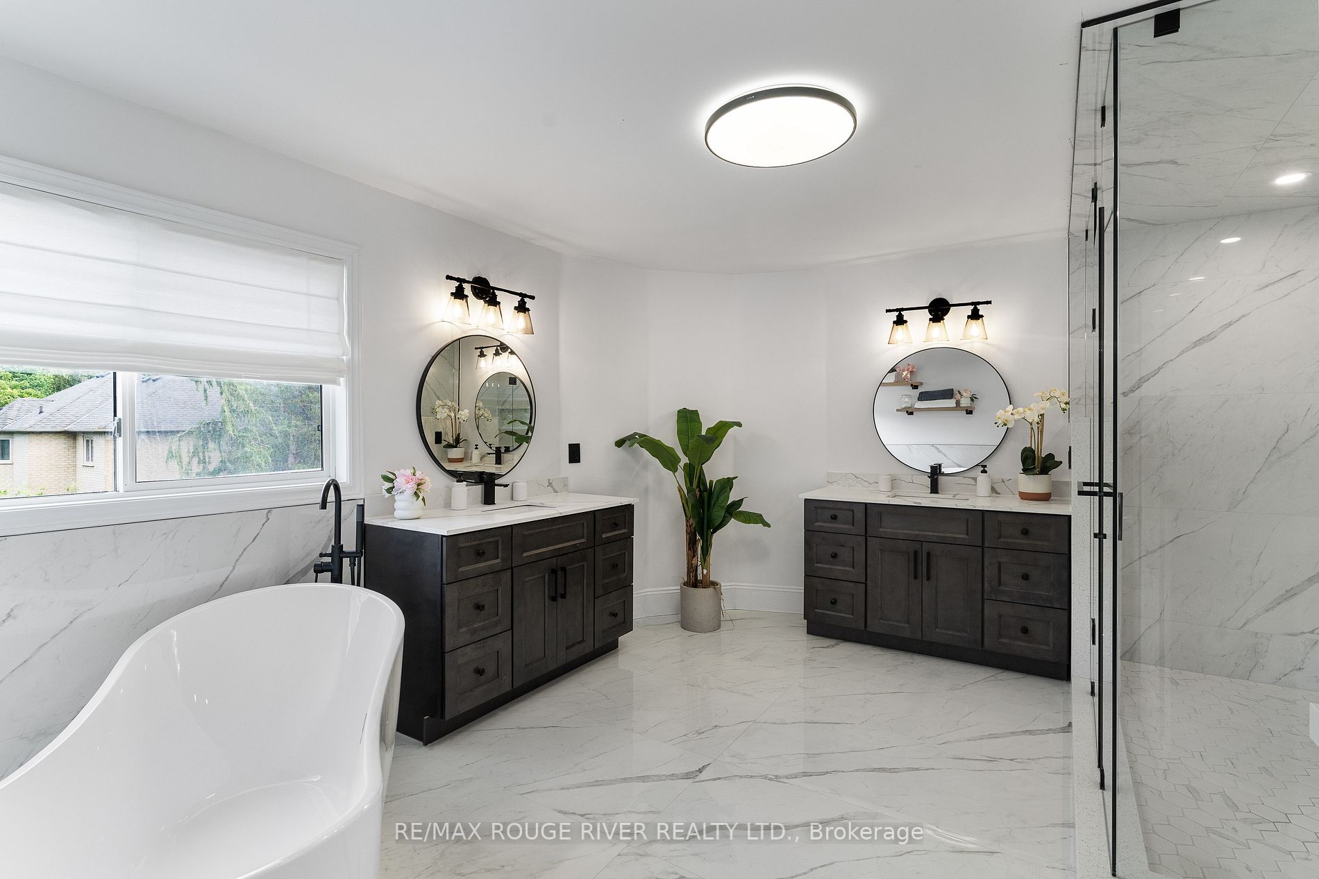 2353 Canterbury Cres