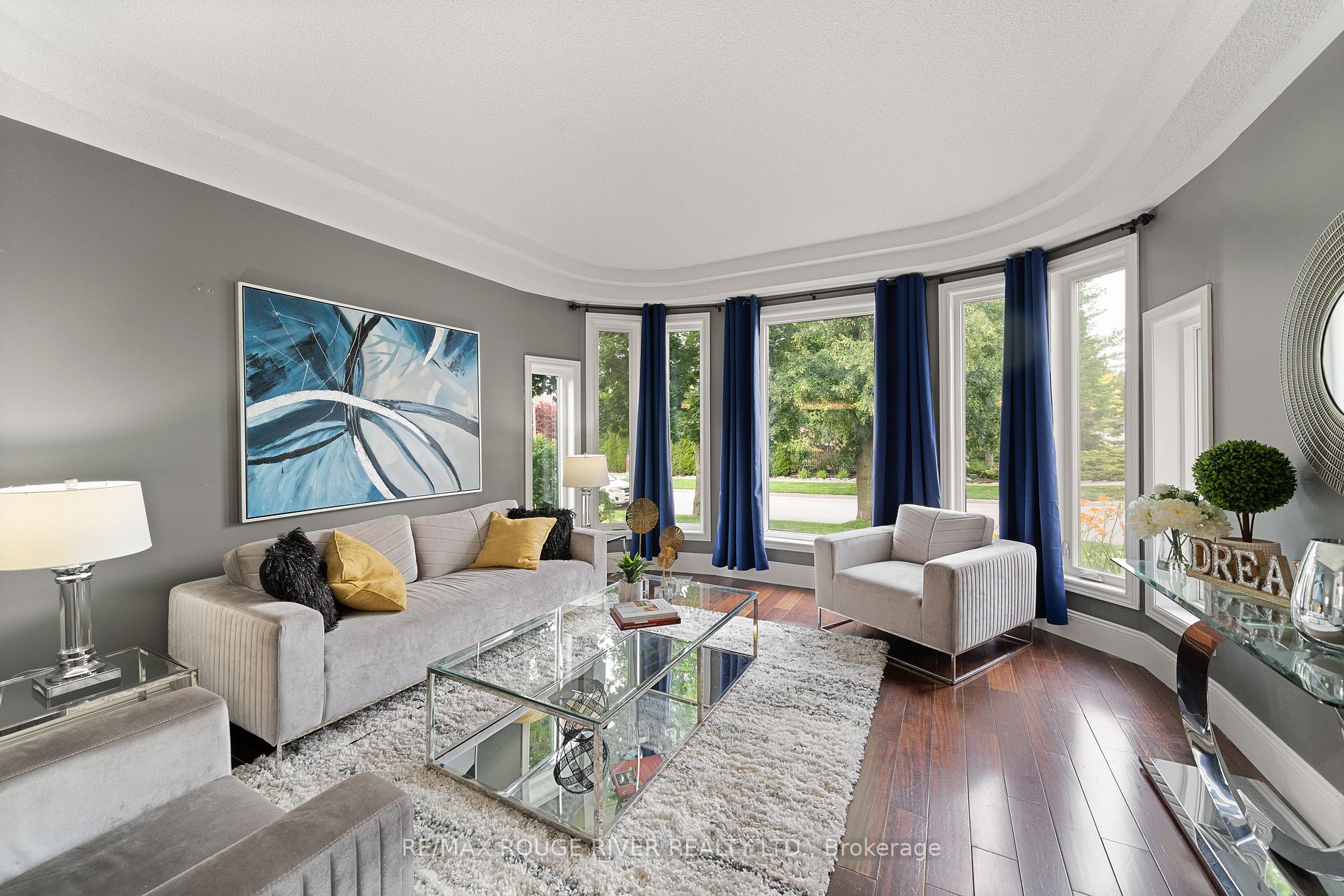 2353 Canterbury Cres