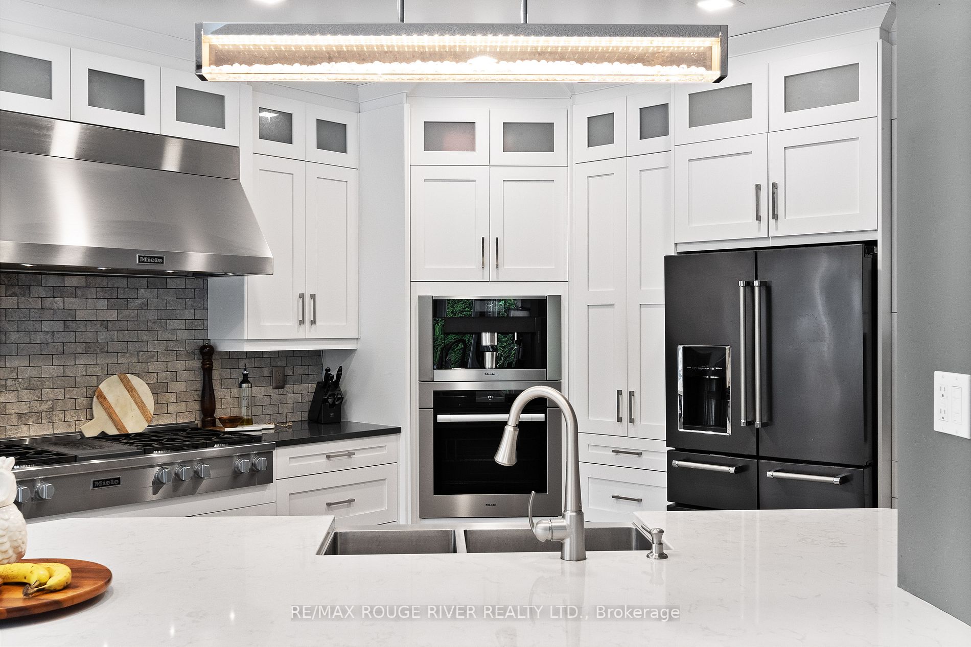 2353 Canterbury Cres