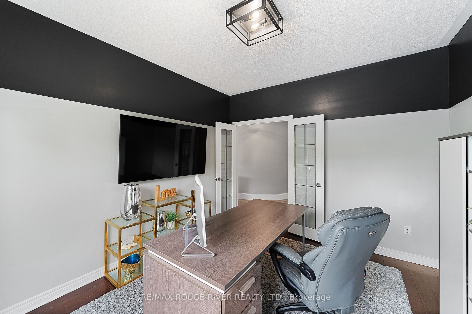 2353 Canterbury Cres