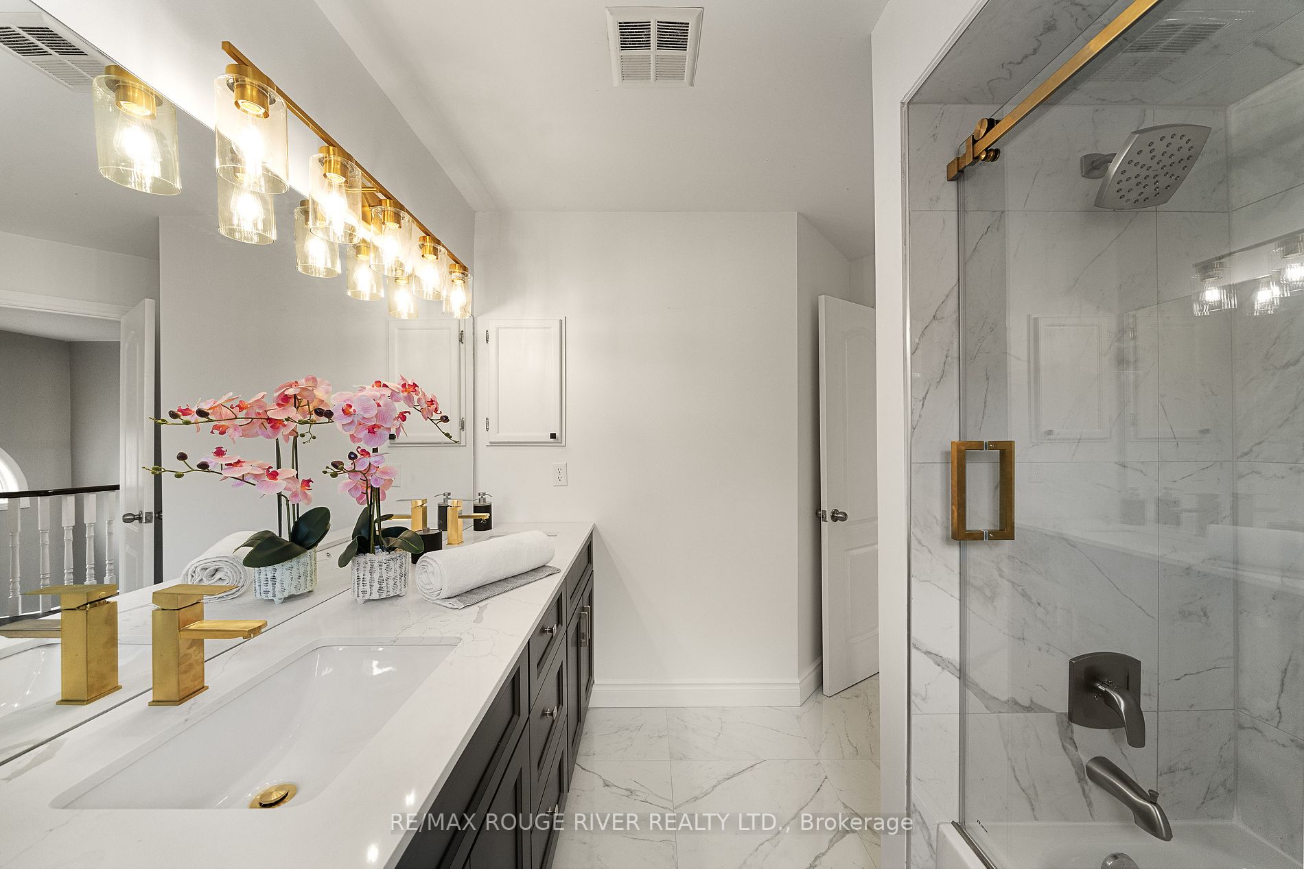 2353 Canterbury Cres