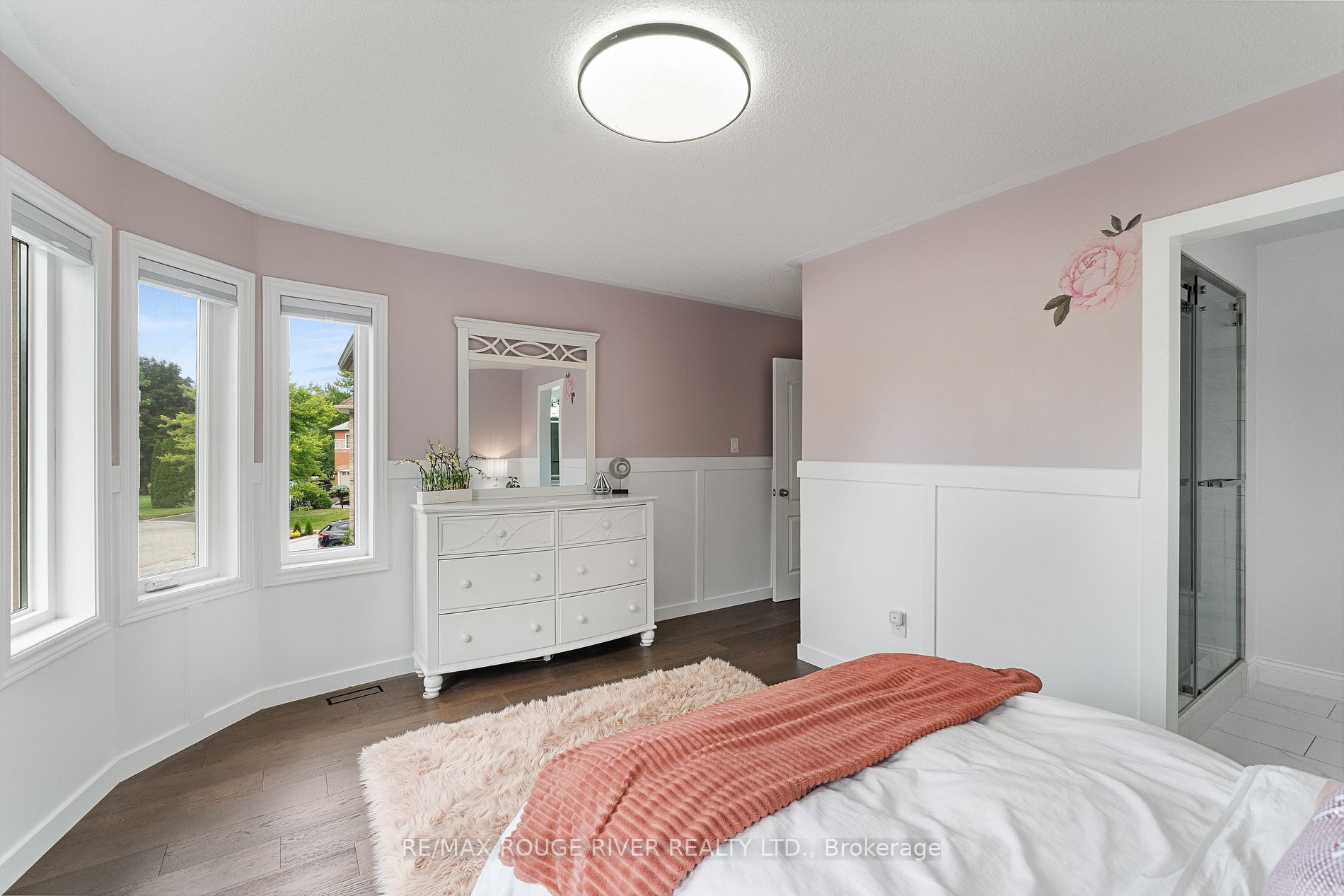 2353 Canterbury Cres