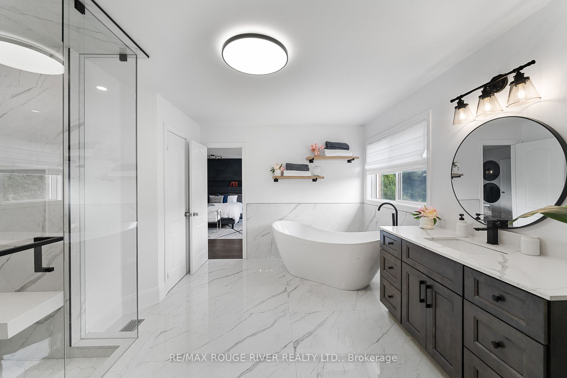 2353 Canterbury Cres
