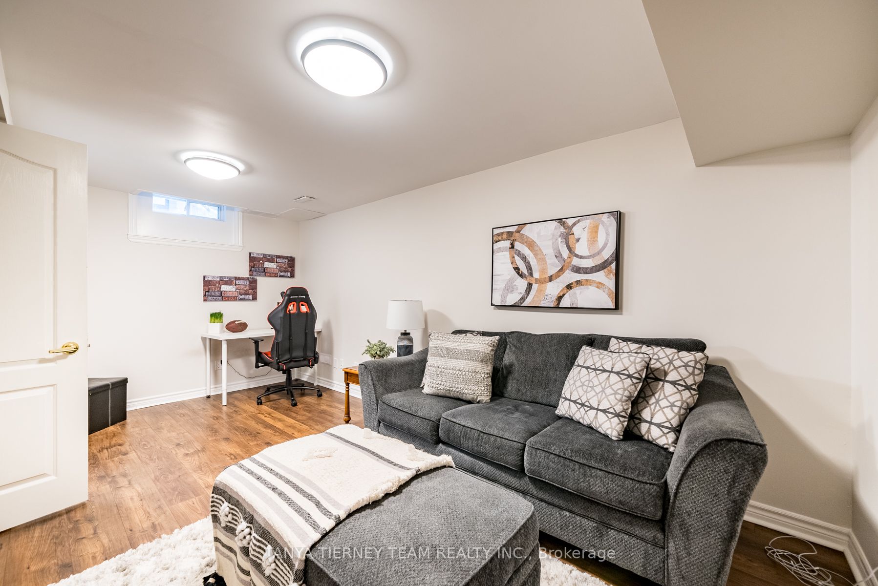 46 Amanda Ave