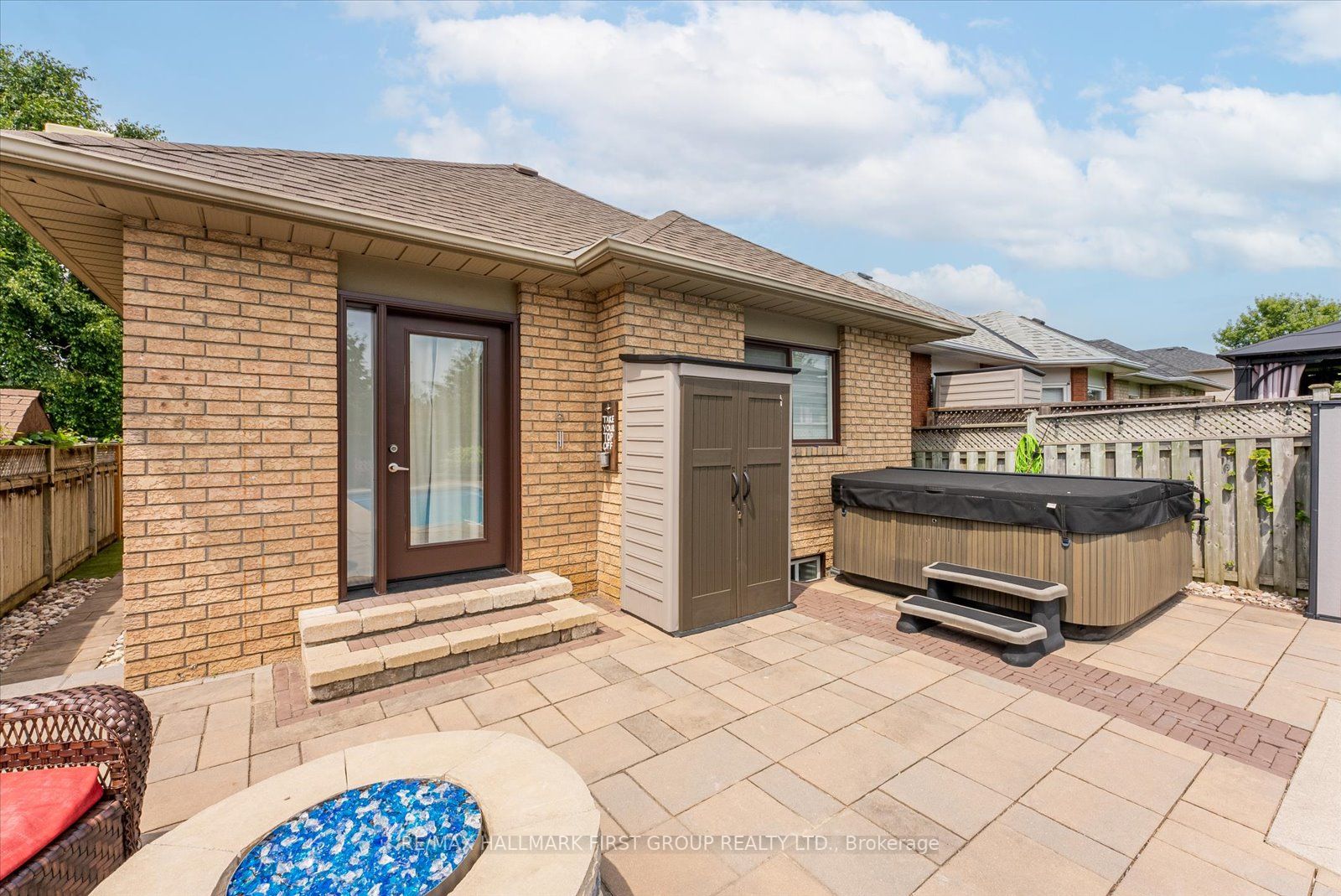21 Hogan Cres
