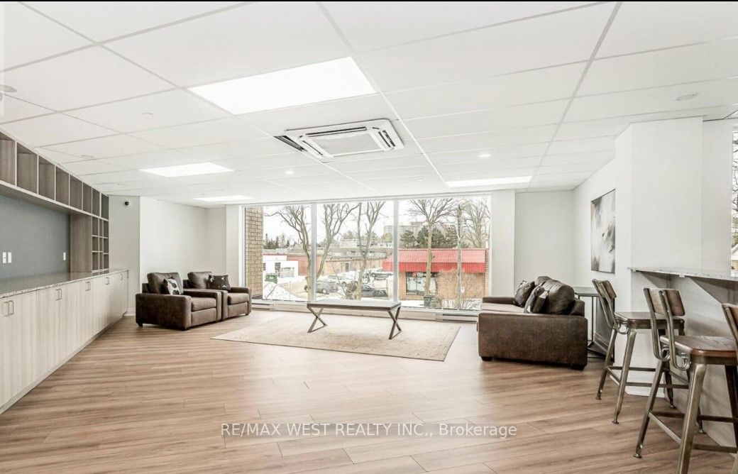 1 Falaise Rd, #211