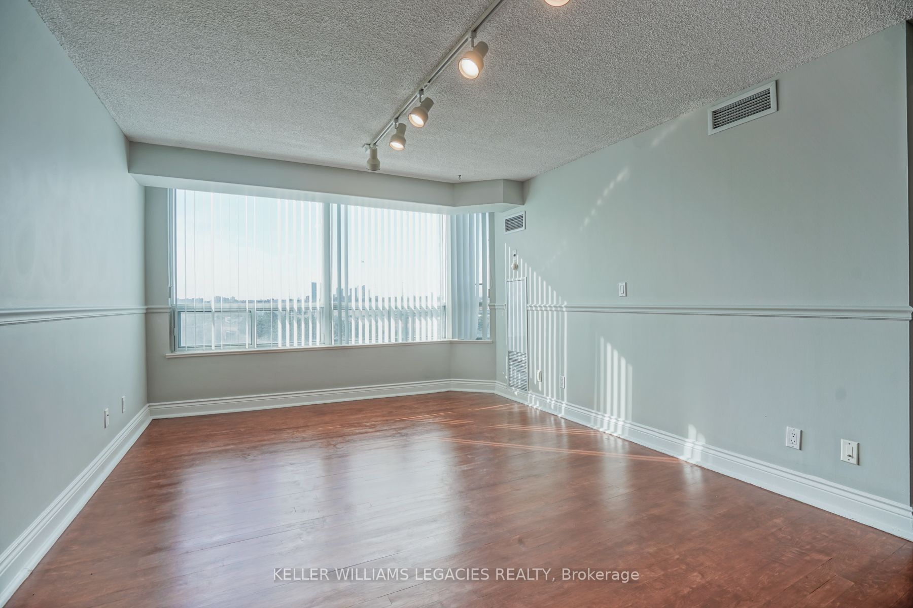 Listing E6803144 - Large Photo # 14