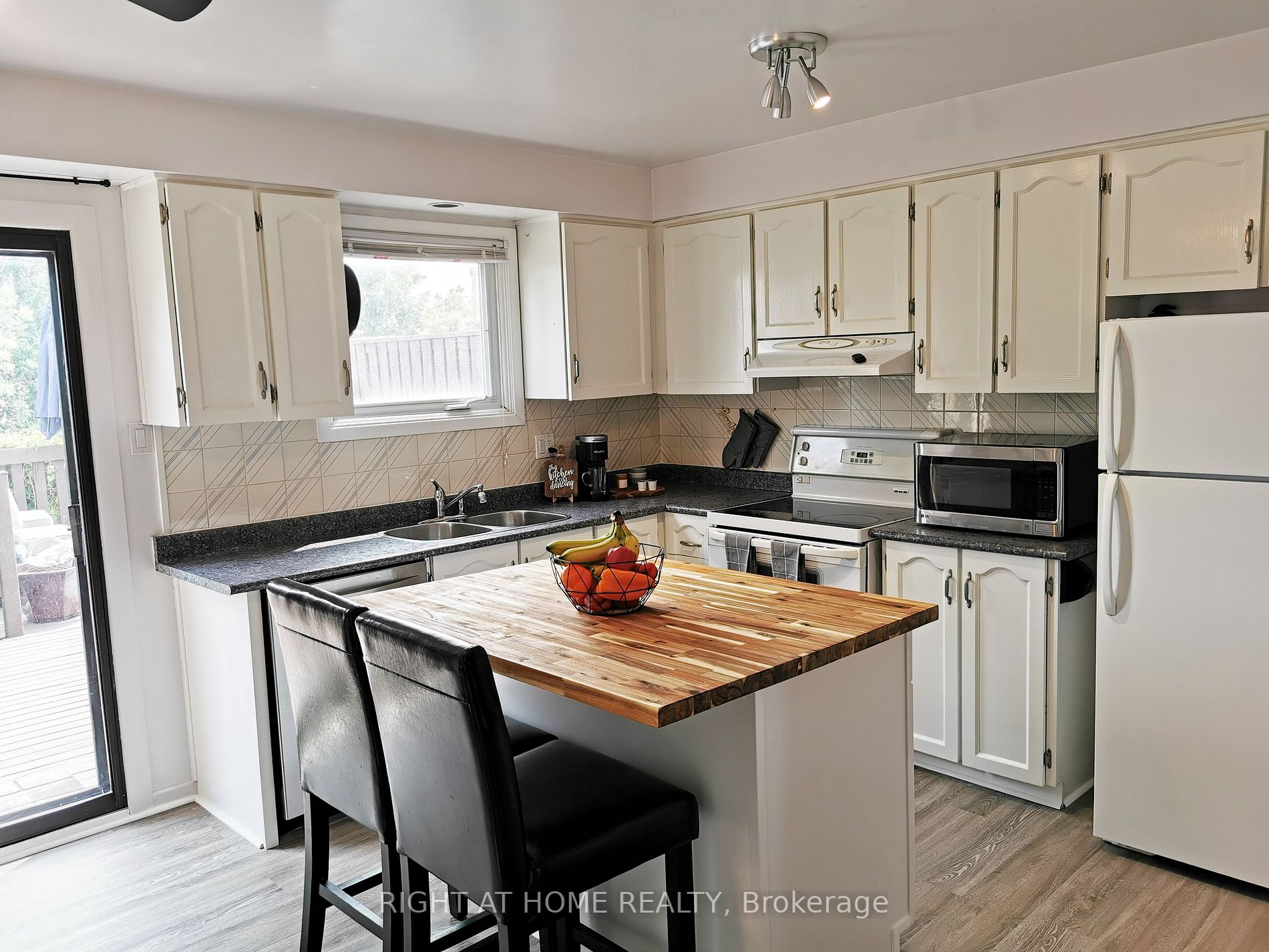 110 Melissa Cres