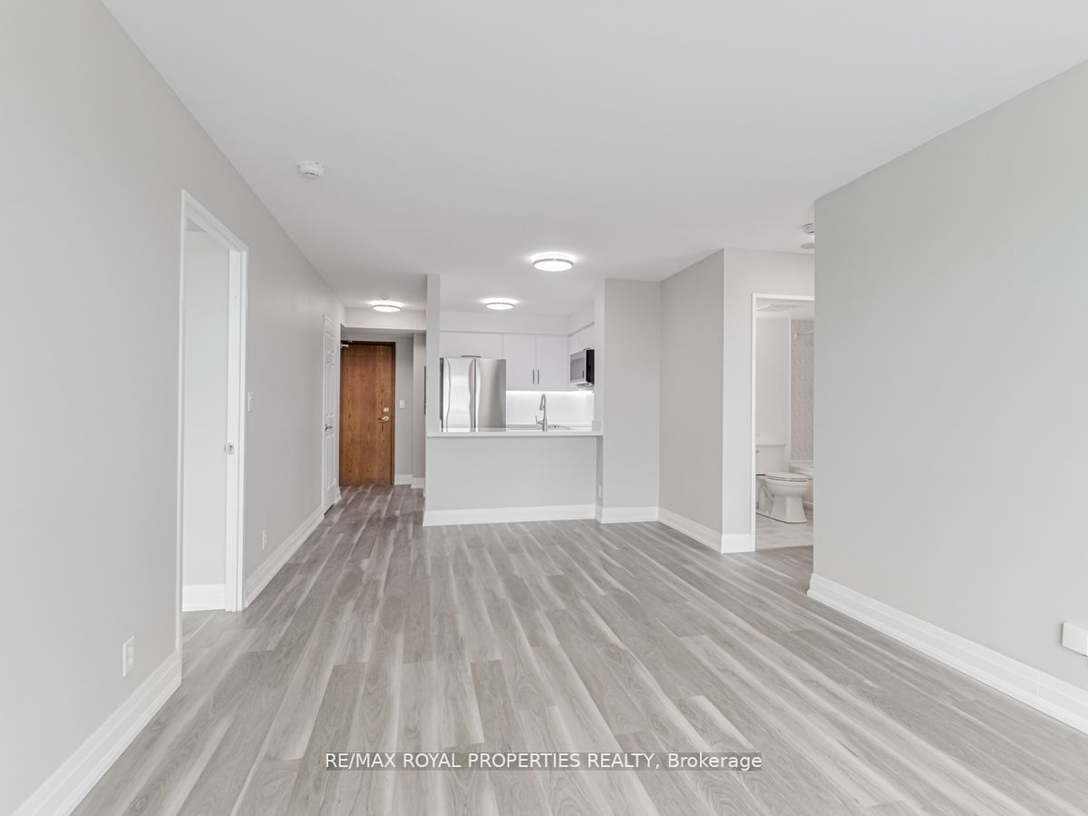 1 Lee Centre Dr, #2106