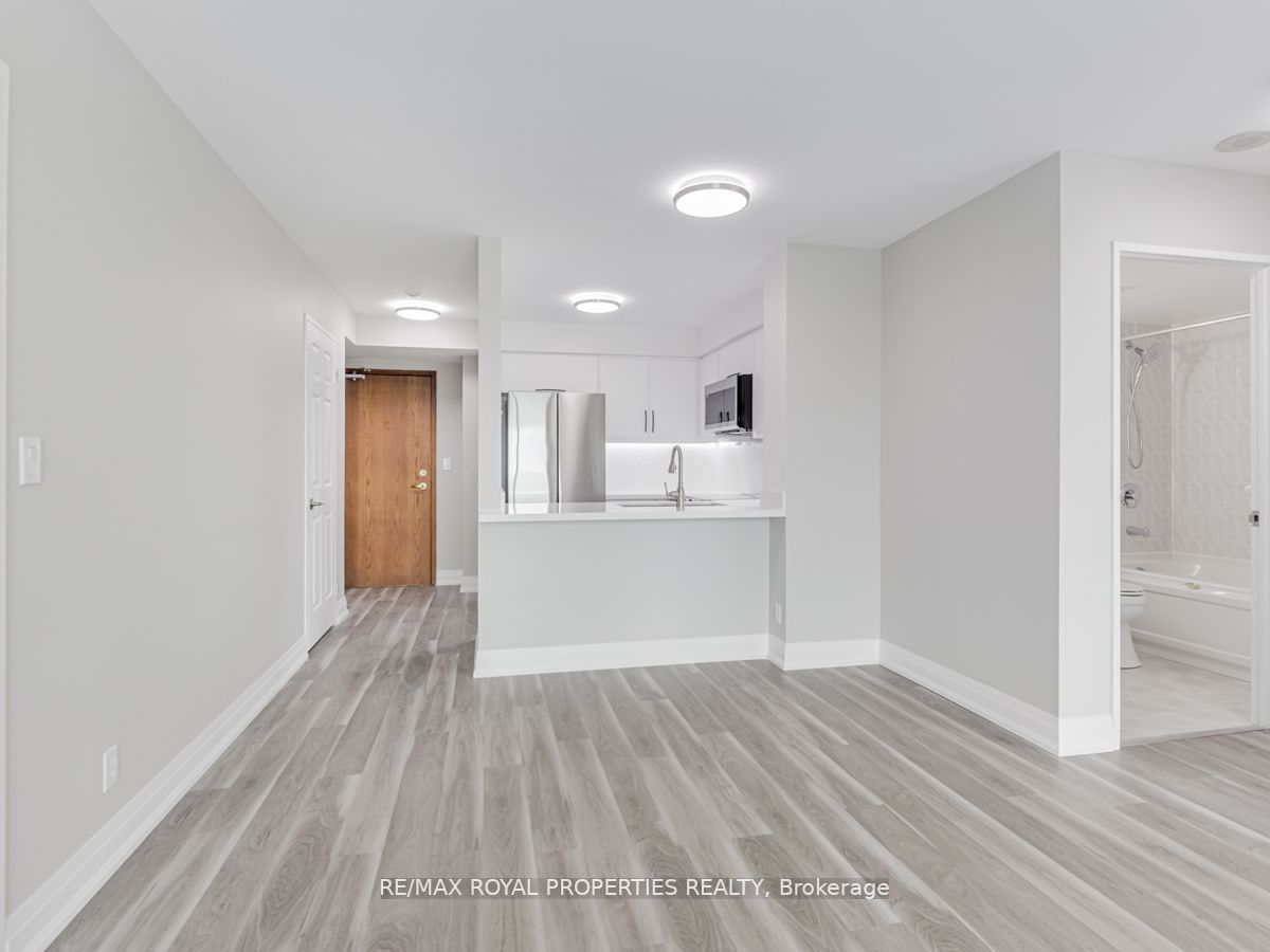 1 Lee Centre Dr, #2106