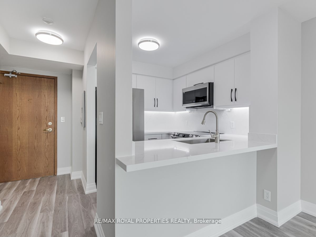 1 Lee Centre Dr, #2106