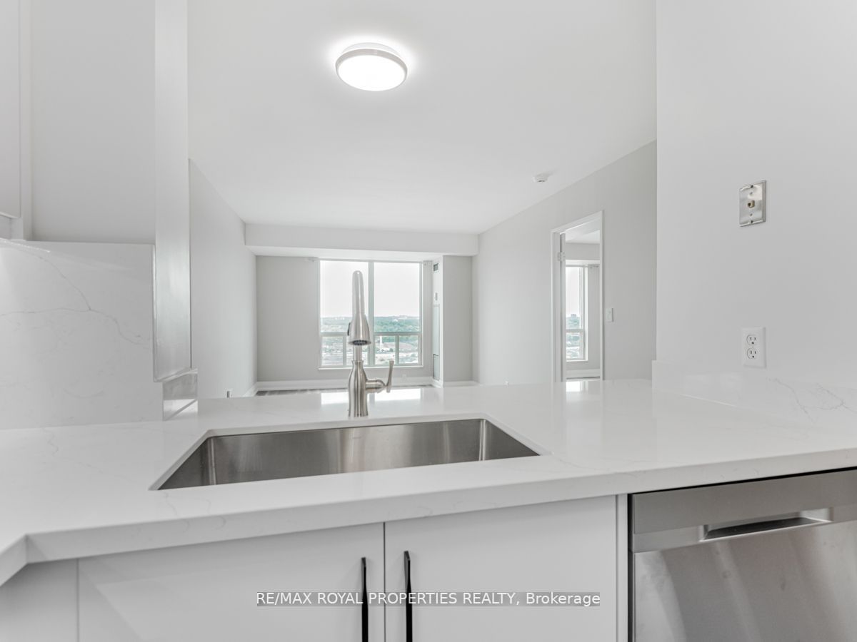 1 Lee Centre Dr, #2106