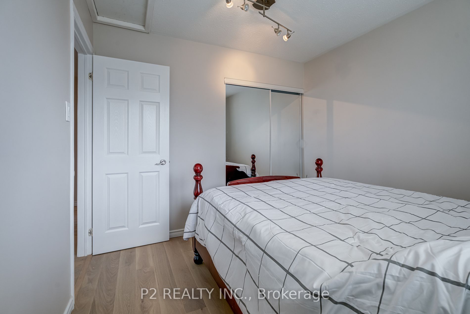 31 Colette Dr