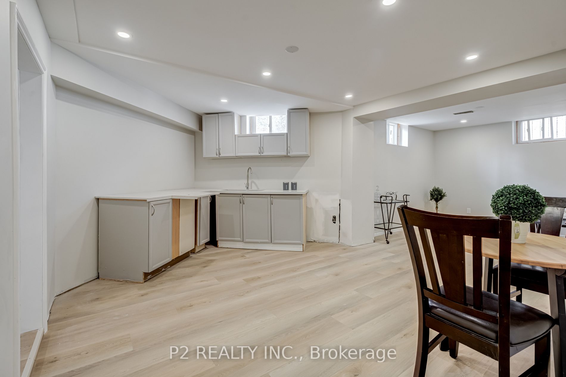 31 Colette Dr