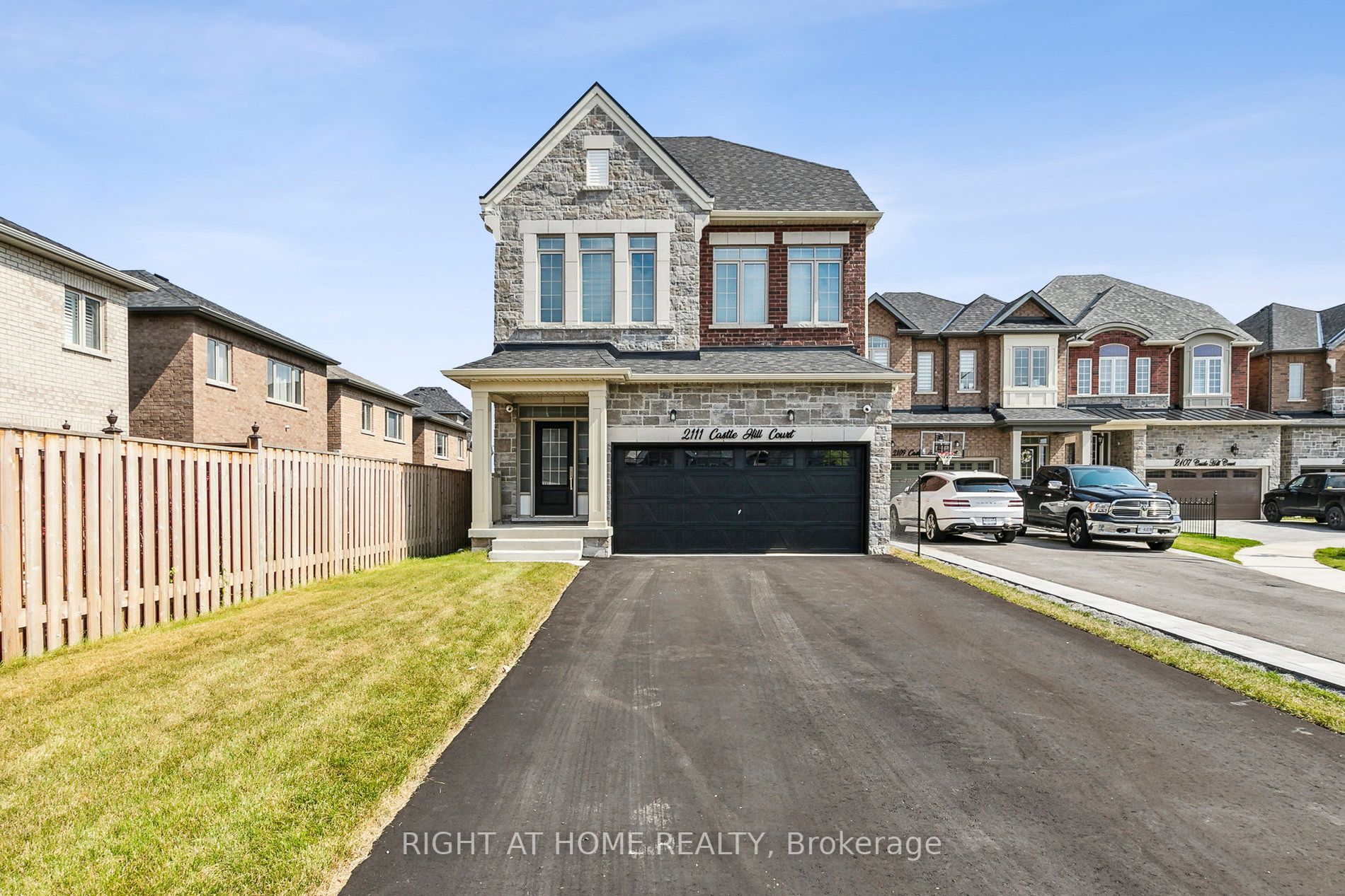 2111 Castle Hill Crt