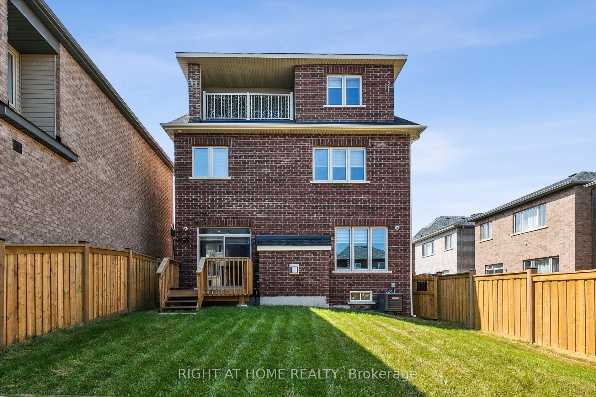 2111 Castle Hill Crt
