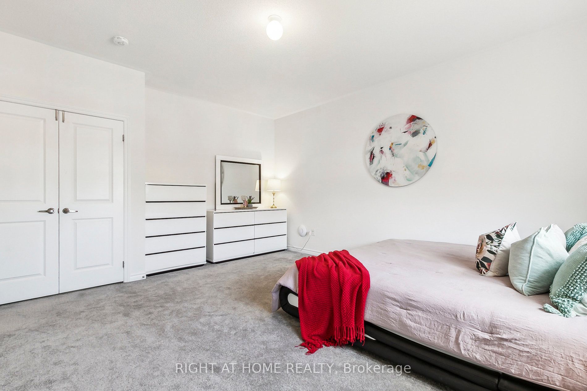 2111 Castle Hill Crt