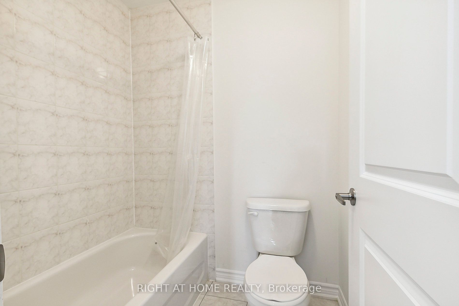 2111 Castle Hill Crt